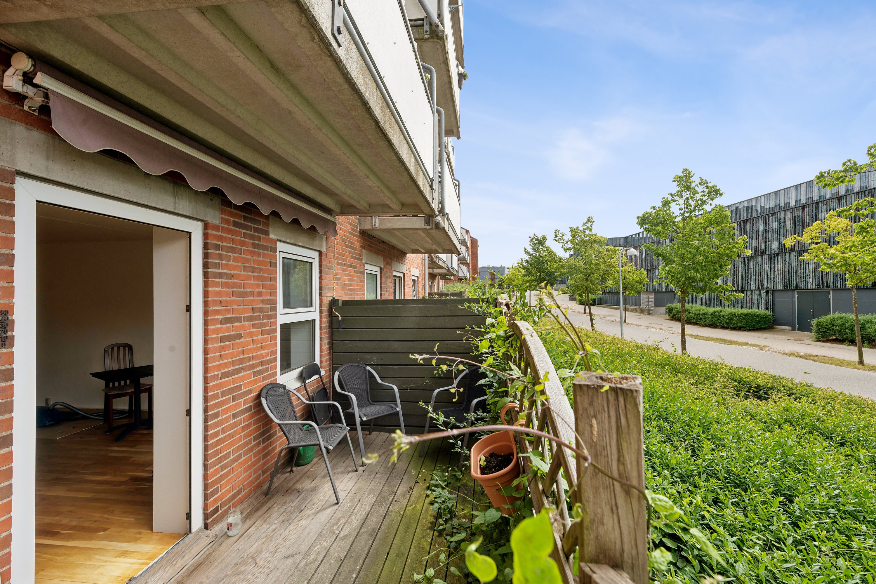 Fremhævet terrasse billede i fuldskærmstilstand. Billede af Hegnsgården 20, st.. th., 2670 Greve