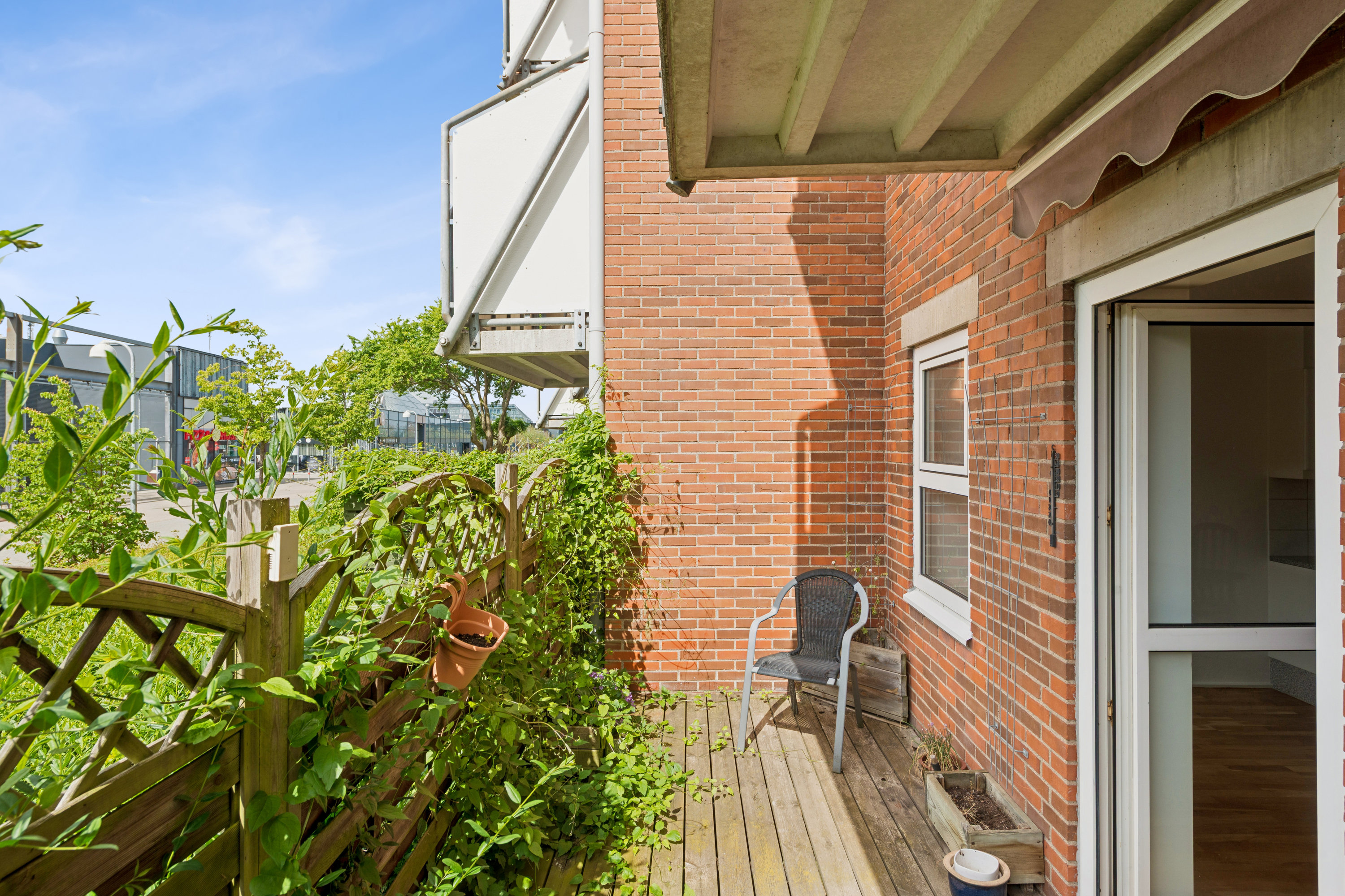 Fremhævet terrasse billede i fuldskærmstilstand. Billede af Hegnsgården 20, st.. th., 2670 Greve