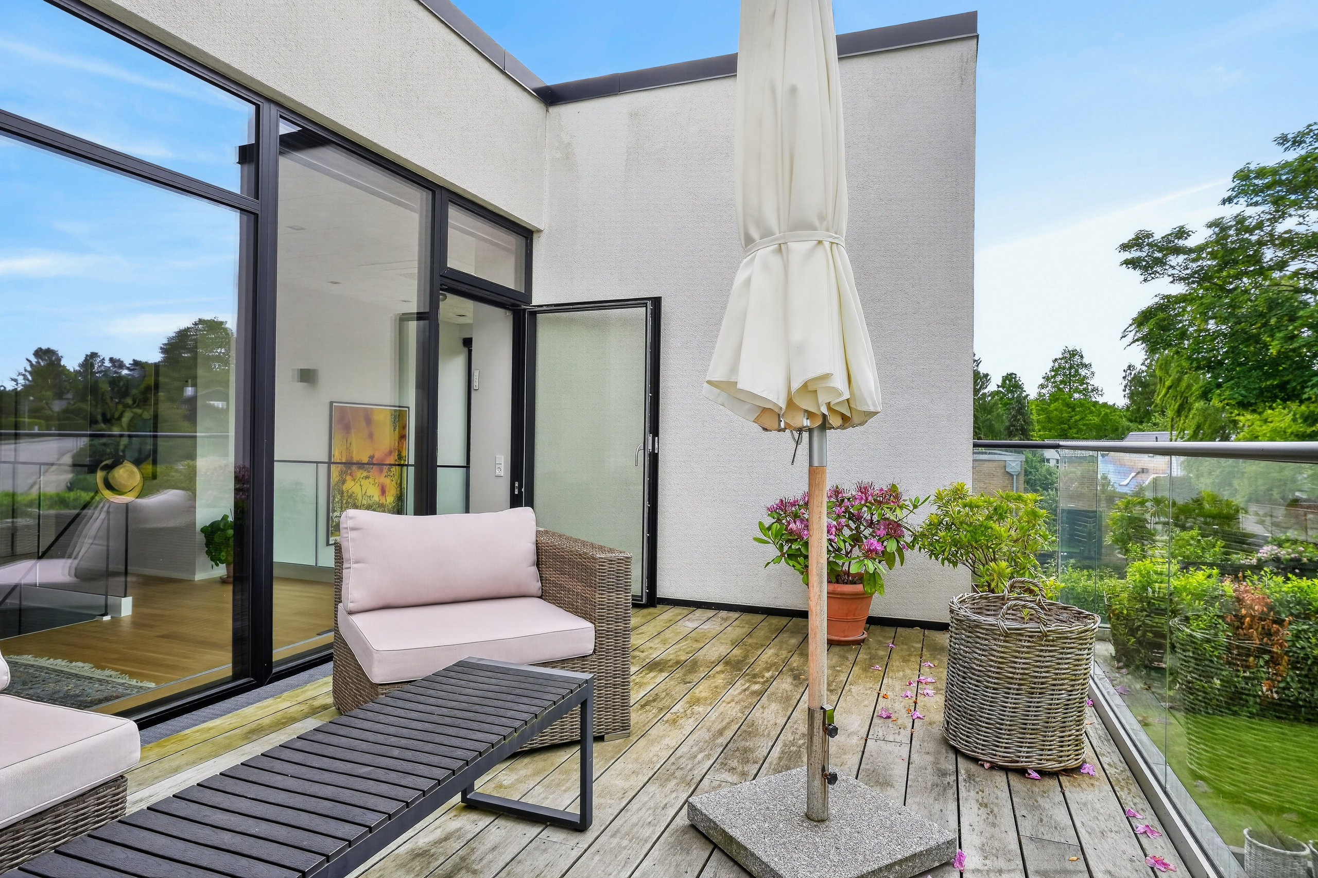 Fremhævet terrasse billede i fuldskærmstilstand. Billede af Tibberup Vænge 1, 3060 Espergærde