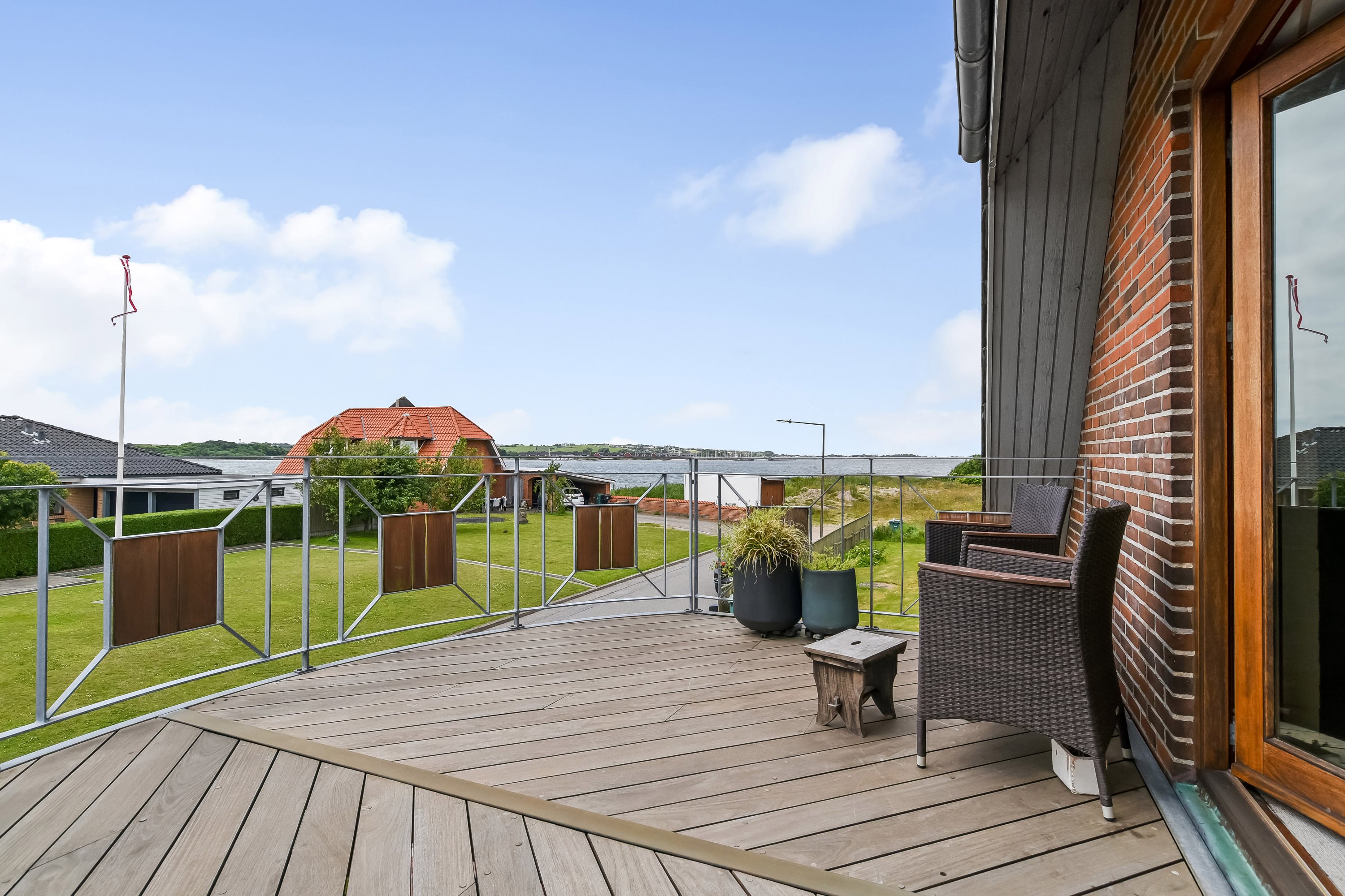 Fremhævet terrasse billede i fuldskærmstilstand. Billede af Tannebækvej 20, Nørlem, 7620 Lemvig