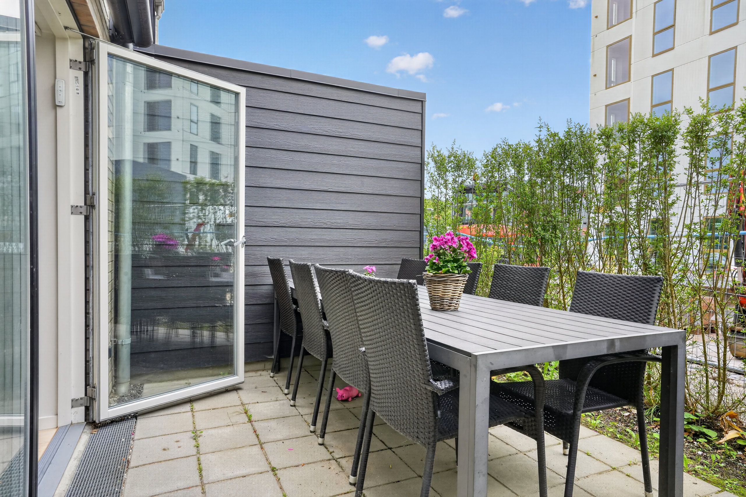 Fremhævet terrasse billede i fuldskærmstilstand. Billede af Jernvænget 37, 4300 Holbæk