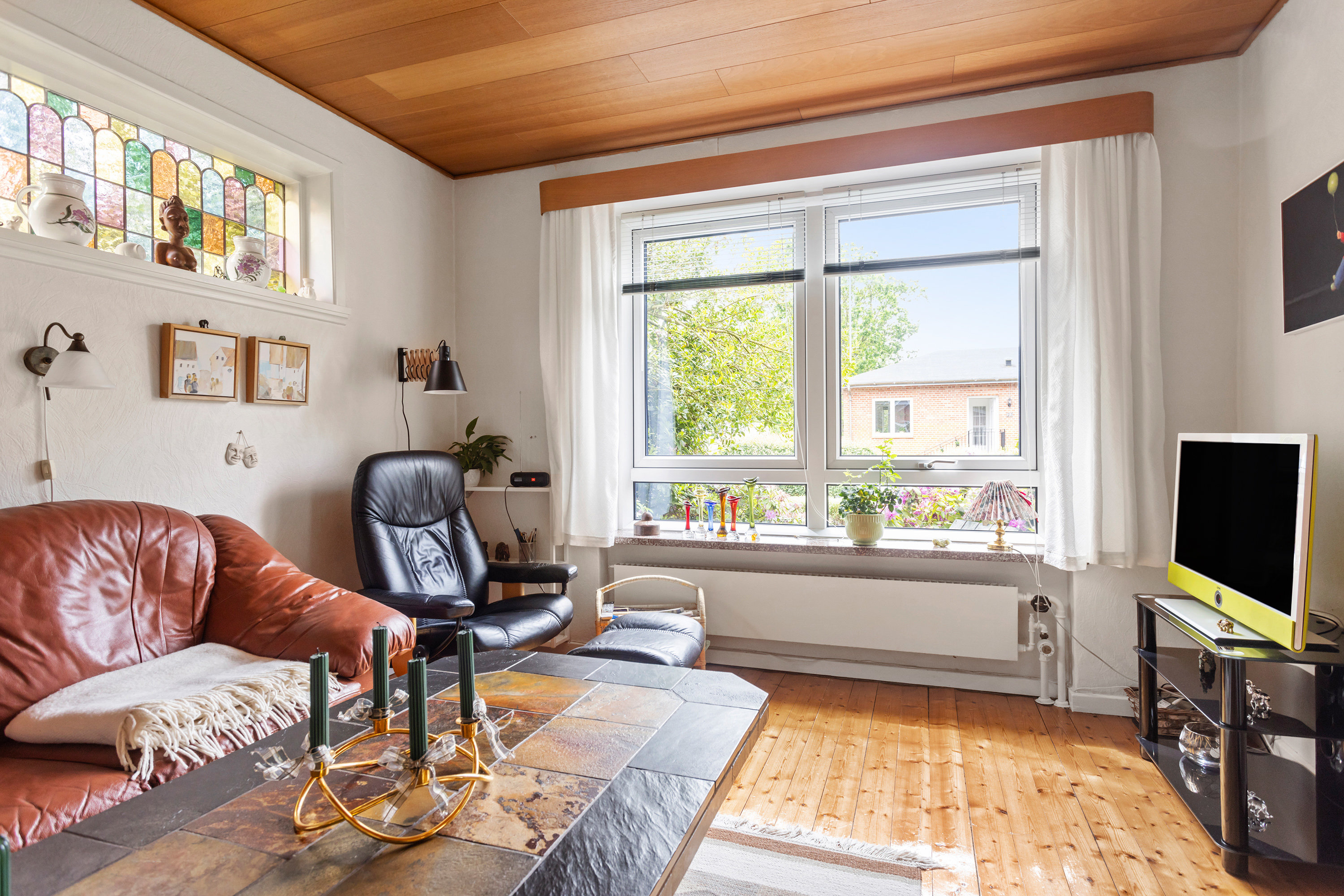 Fremhævet stue billede i fuldskærmstilstand. Billede af Vester Alle 24, 9760 Vrå
