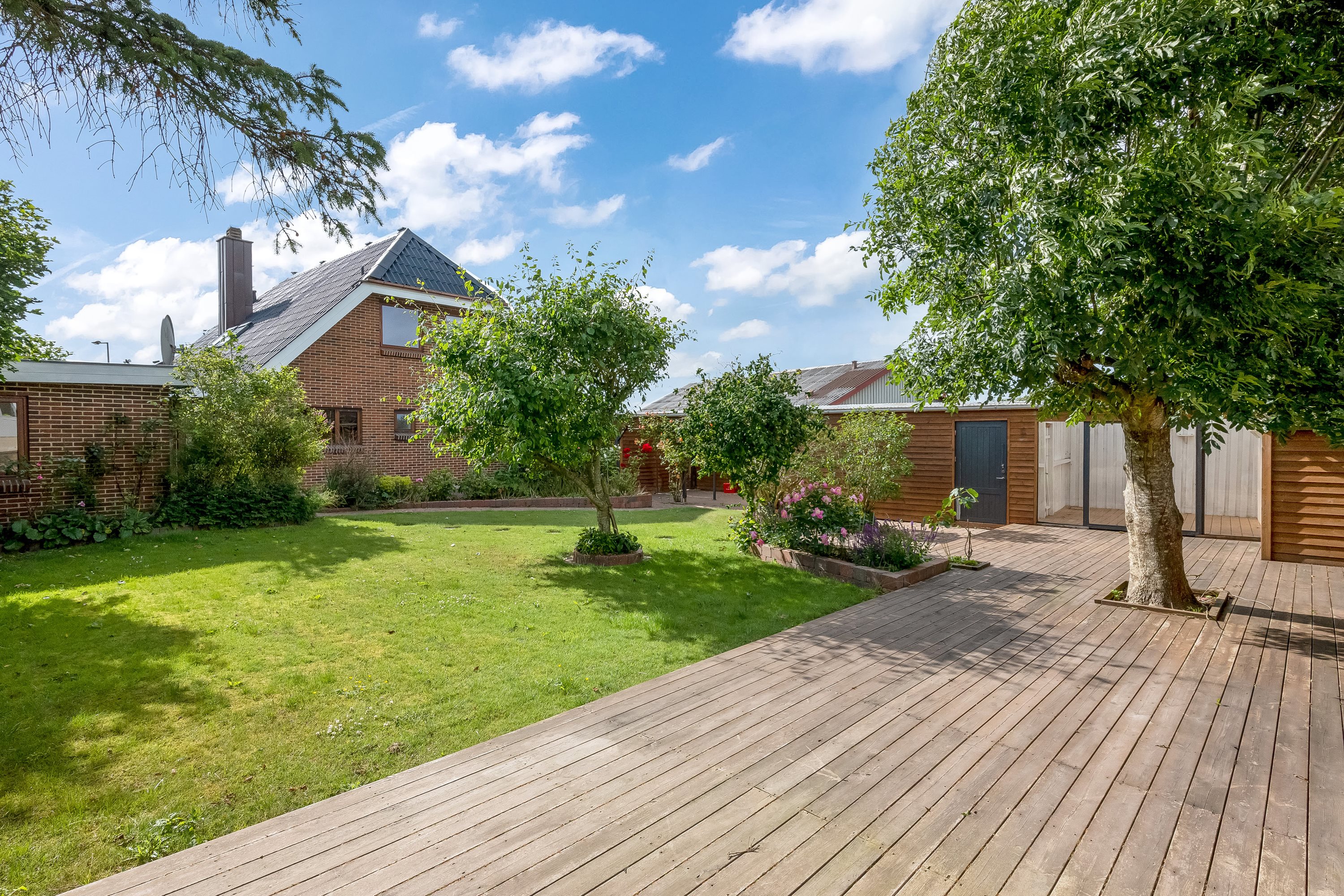 Fremhævet terrasse billede i fuldskærmstilstand. Billede af Tannebækvej 20, Nørlem, 7620 Lemvig