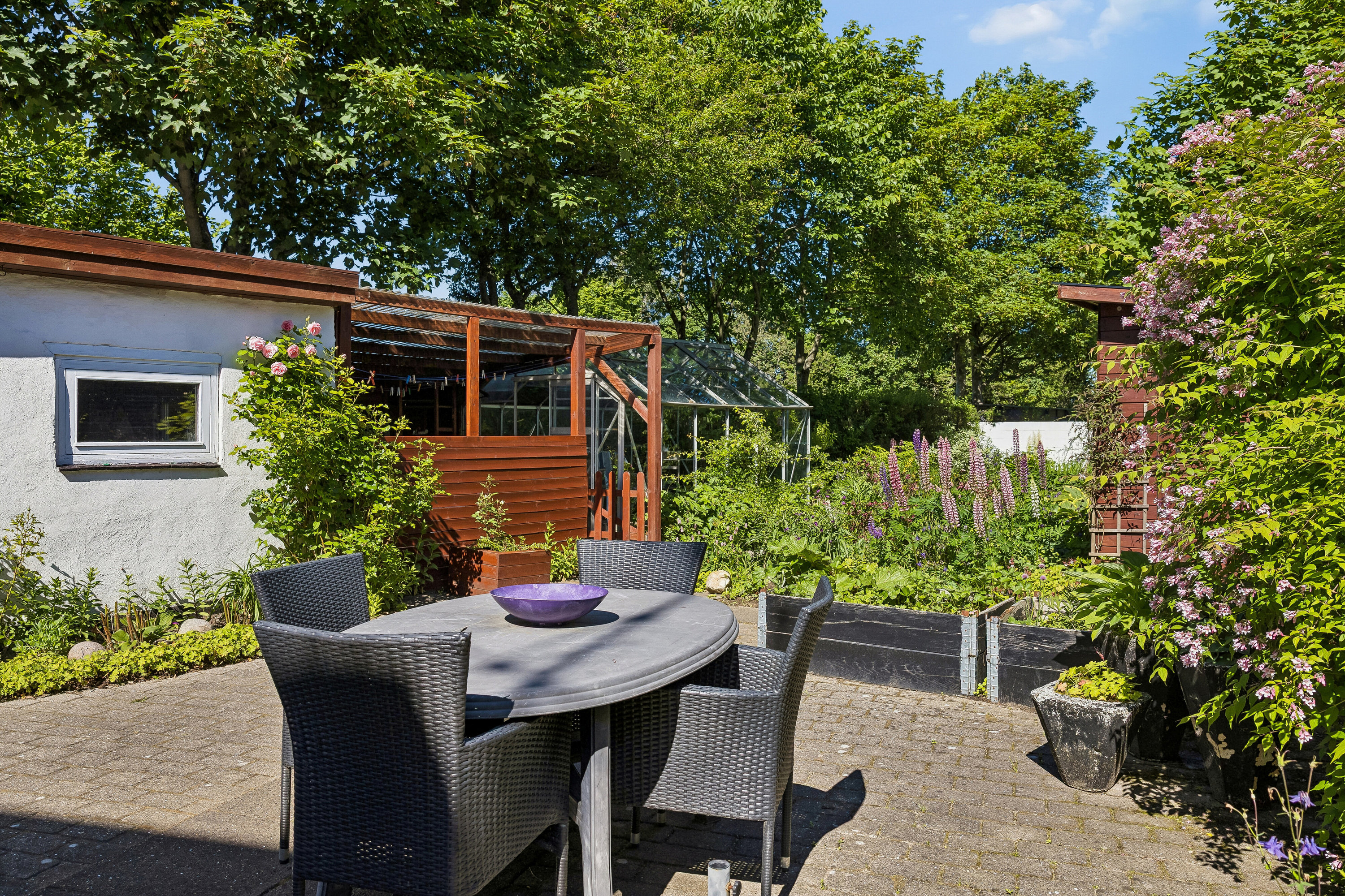 Fremhævet terrasse billede i fuldskærmstilstand. Billede af Stationsvej 1, Sønderskov, 9800 Hjørring