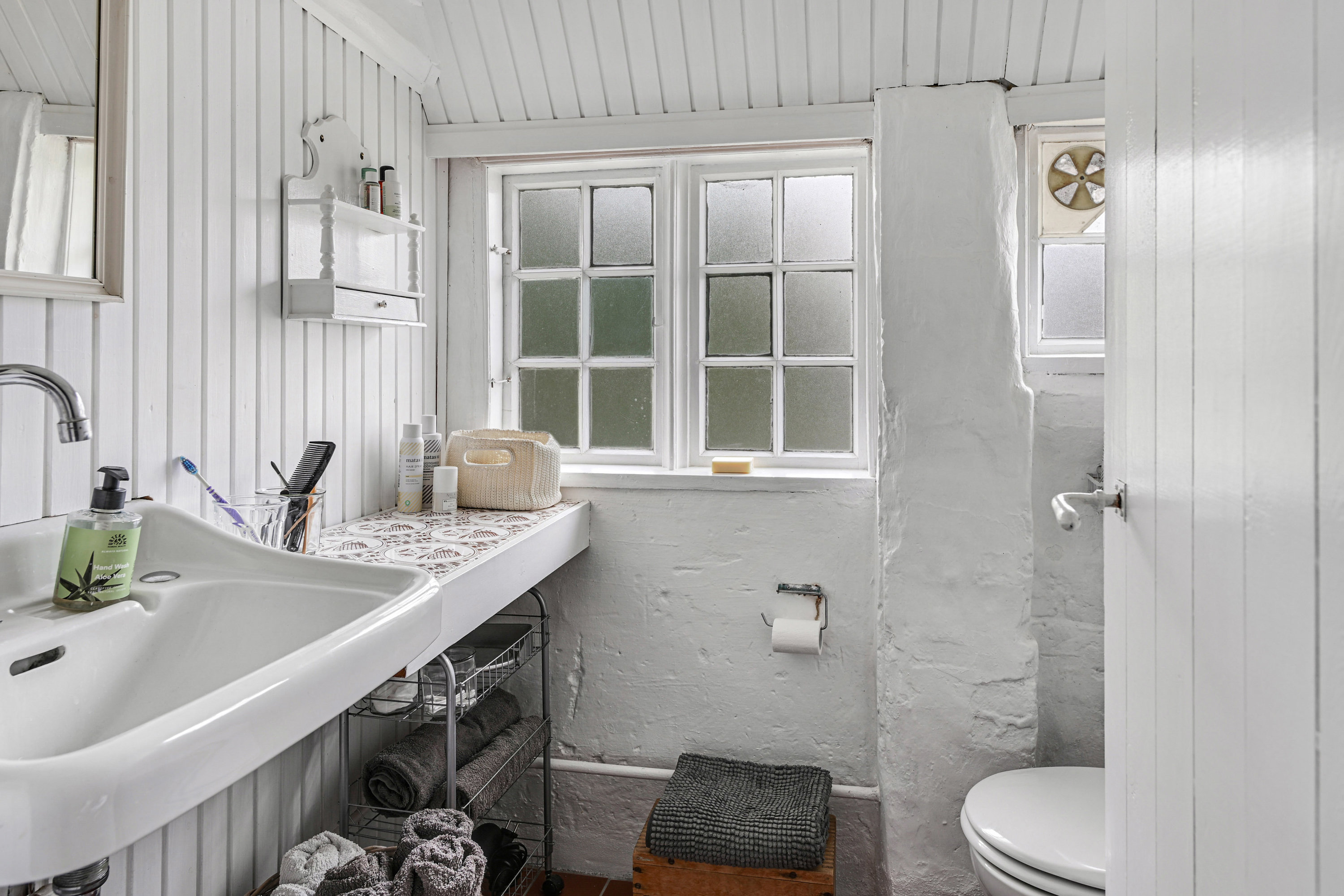 Fremhævet toilet billede i fuldskærmstilstand. Billede af Øster Land 15, Sønderho, 6720 Fanø