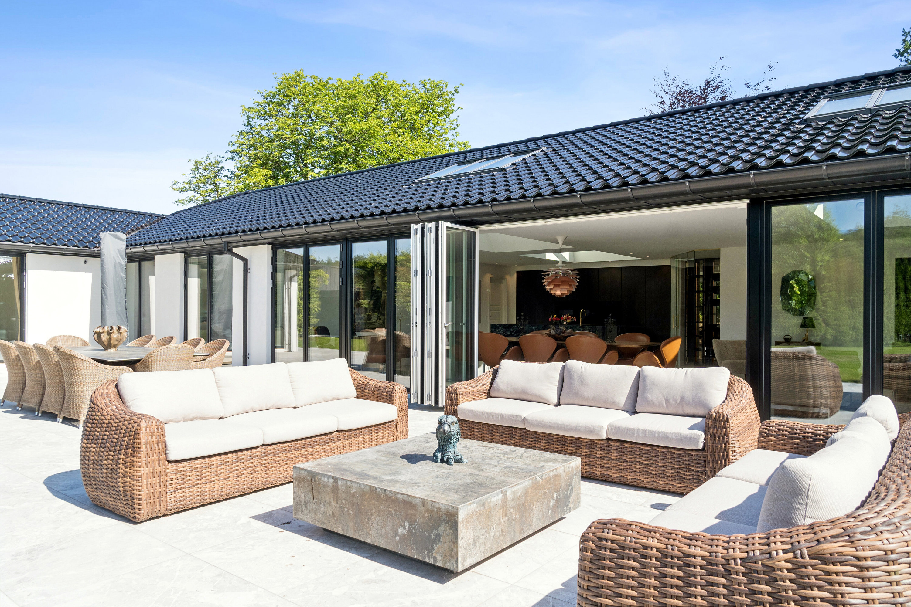 Fremhævet terrasse billede i fuldskærmstilstand. Billede af Brassøvej 19, Sejs-Svejbæk, 8600 Silkeborg