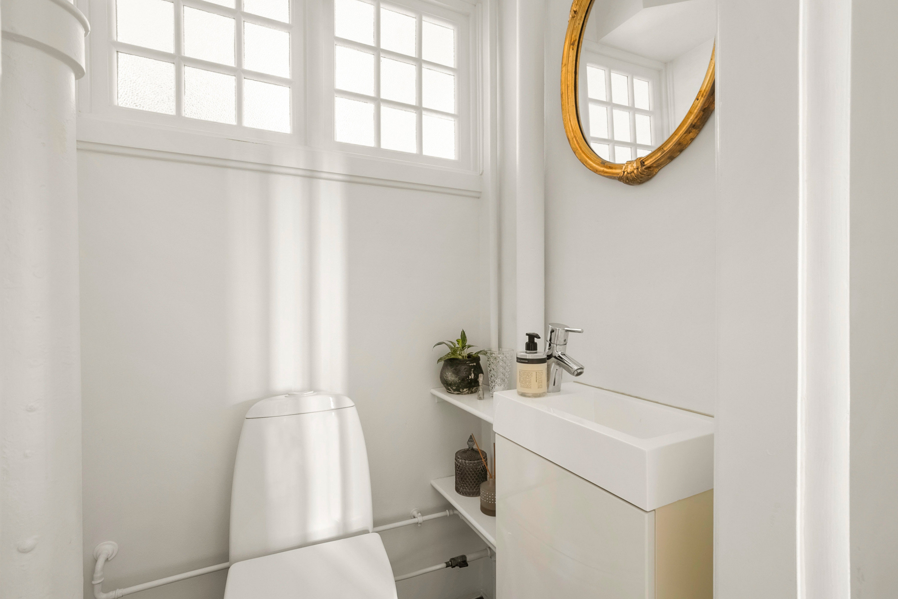 Fremhævet toilet billede i fuldskærmstilstand. Billede af Klostervej 23, st.. th., 5000 Odense C