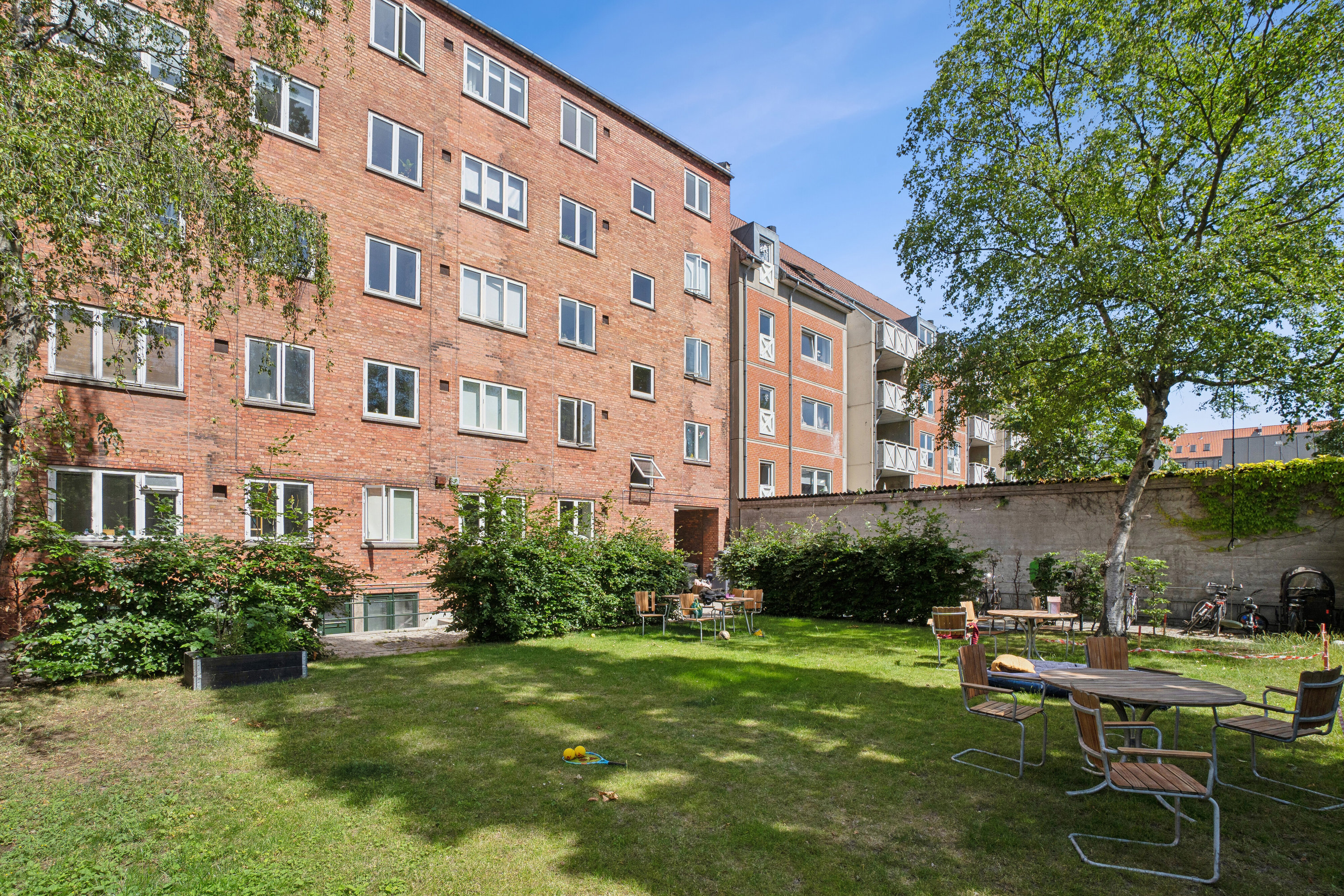Fremhævet set fra haven billede i fuldskærmstilstand. Billede af Prags Boulevard 52, 4., 2300 København S