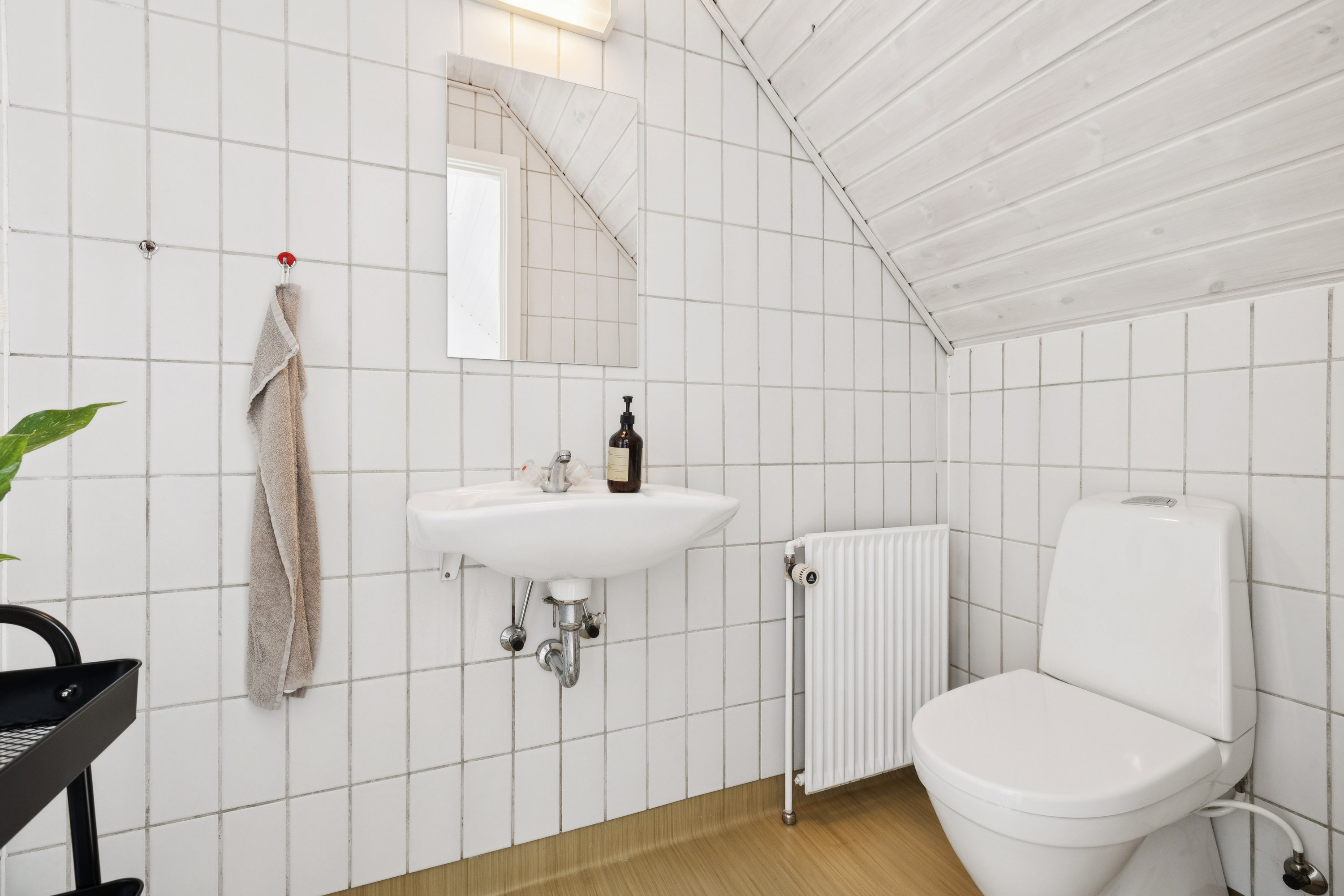 Fremhævet toilet billede i fuldskærmstilstand. Billede af Skanderupgade 42B, 8660 Skanderborg