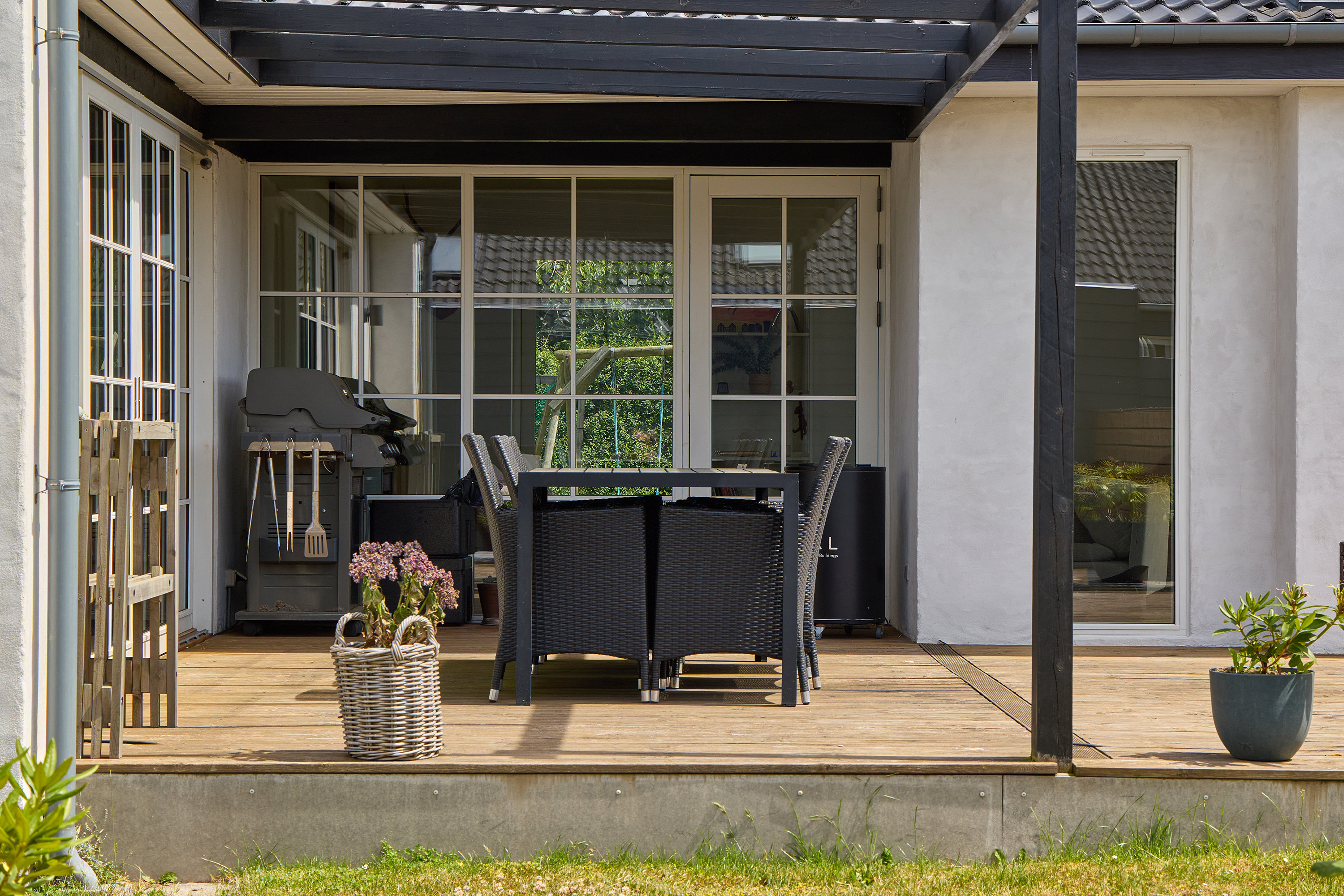Fremhævet terrasse billede i fuldskærmstilstand. Billede af Vibevej 13, 3660 Stenløse