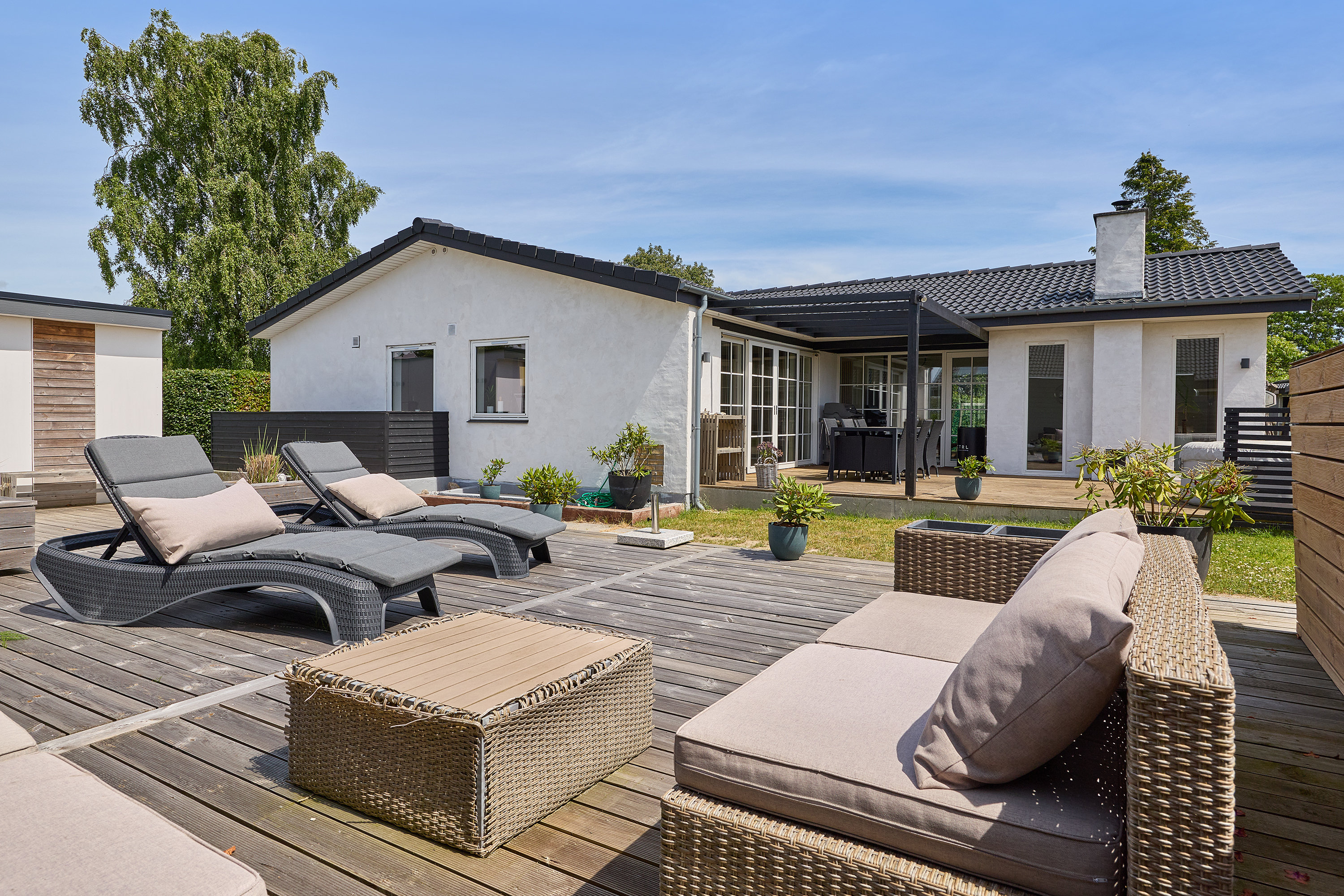 Fremhævet terrasse billede i fuldskærmstilstand. Billede af Vibevej 13, 3660 Stenløse