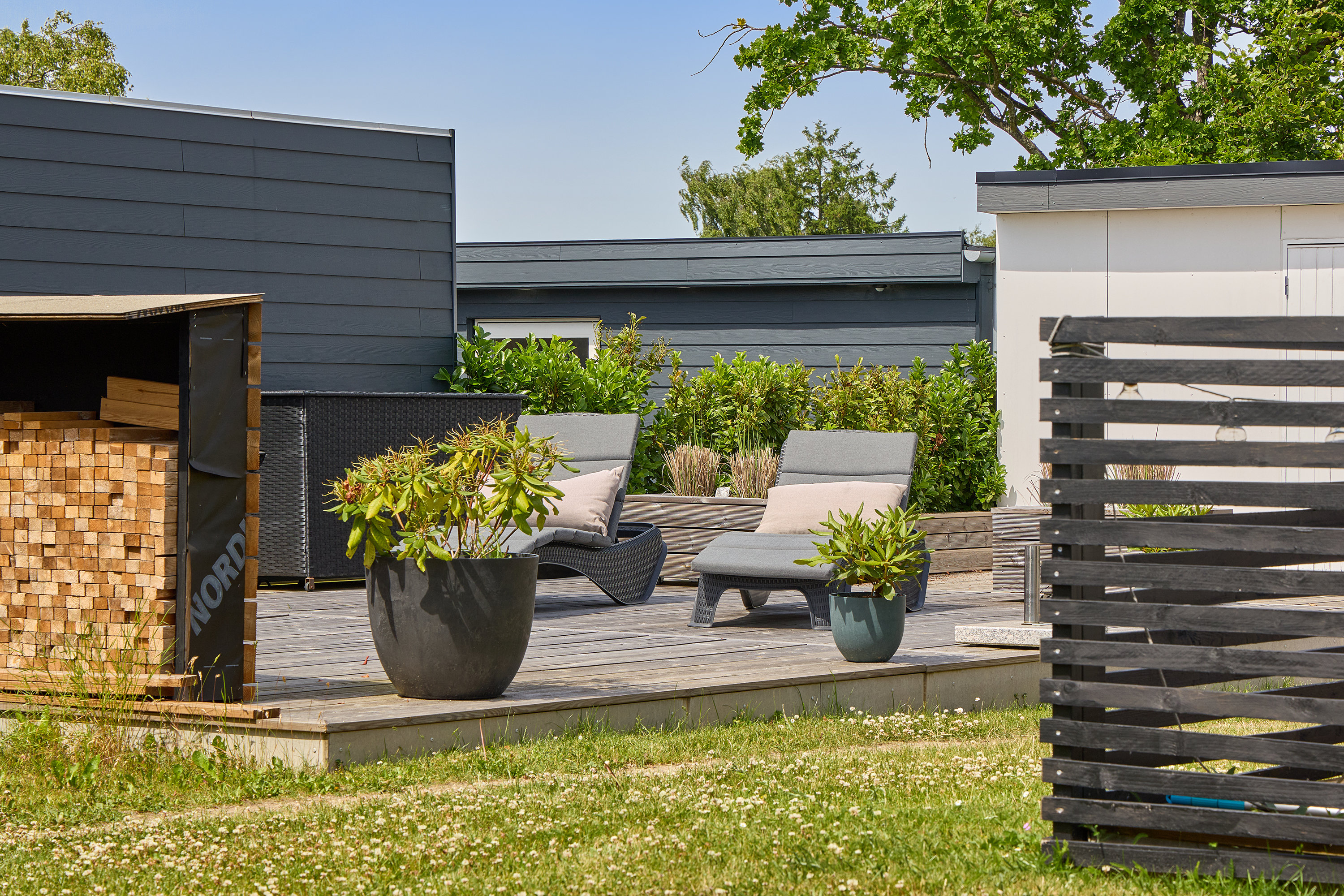 Fremhævet terrasse billede i fuldskærmstilstand. Billede af Vibevej 13, 3660 Stenløse