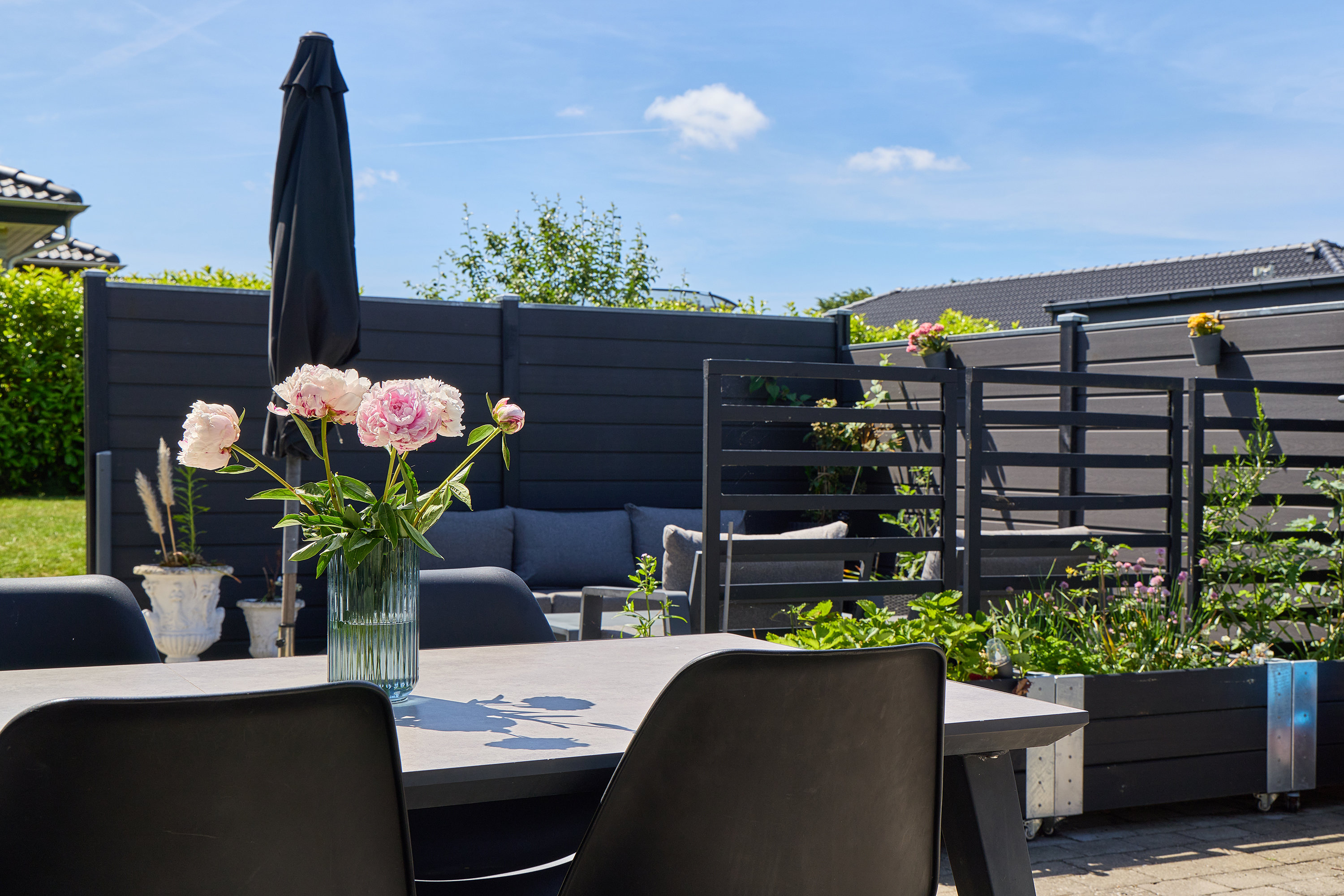 Fremhævet terrasse billede i fuldskærmstilstand. Billede af Markvænget 6, Uvelse, 3550 Slangerup