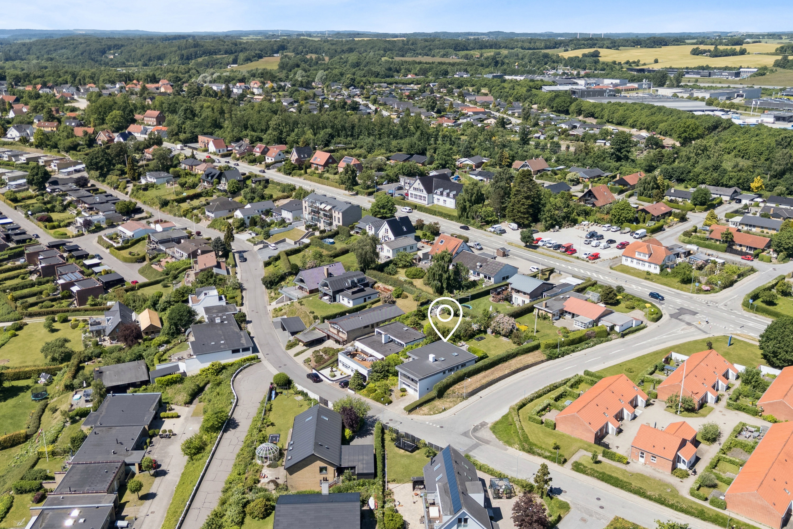 Fremhævet luftfoto billede i fuldskærmstilstand. Billede af Cortinavej 6, Stilling, 8660 Skanderborg