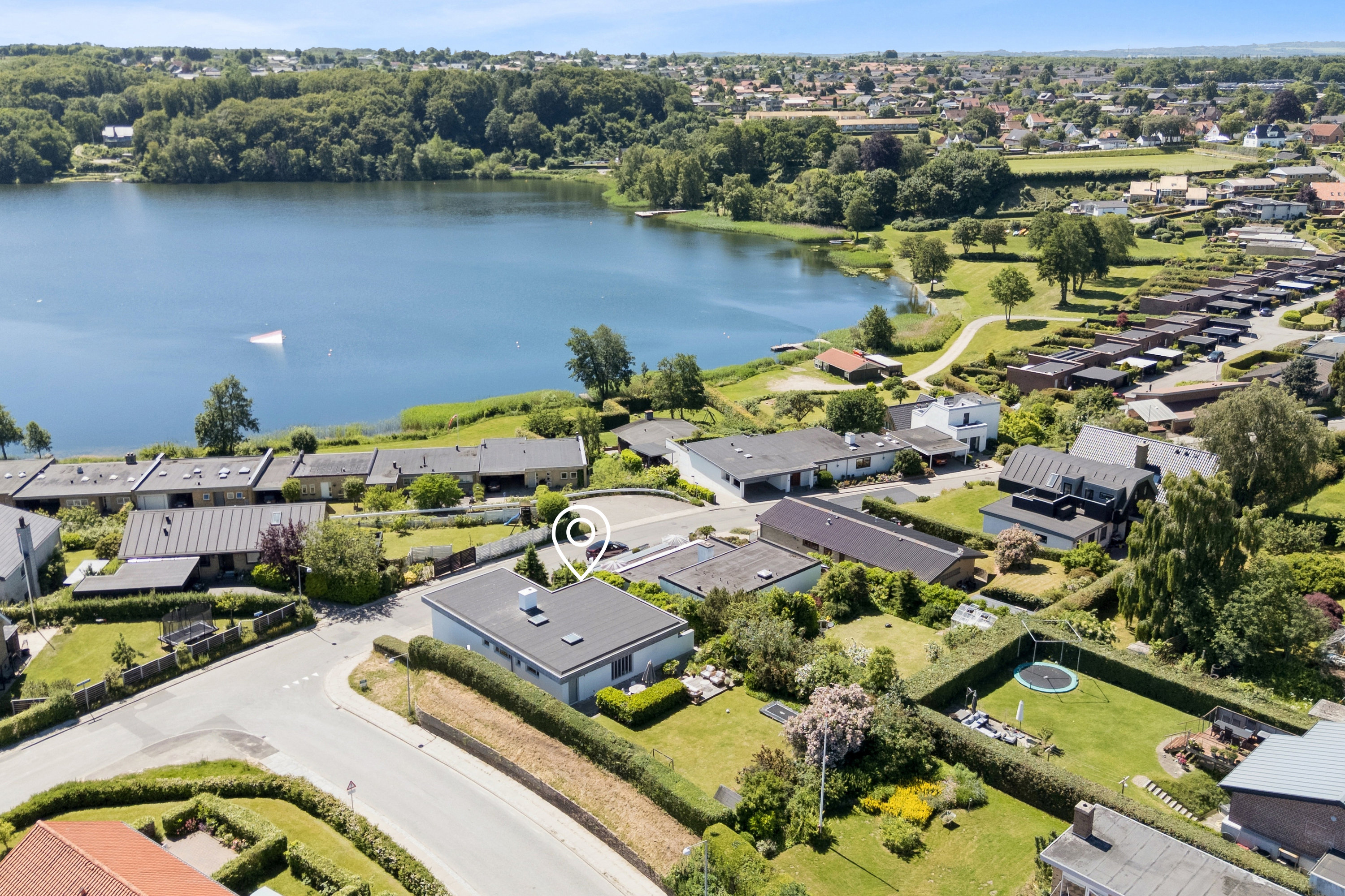 Fremhævet luftfoto billede i fuldskærmstilstand. Billede af Cortinavej 6, Stilling, 8660 Skanderborg