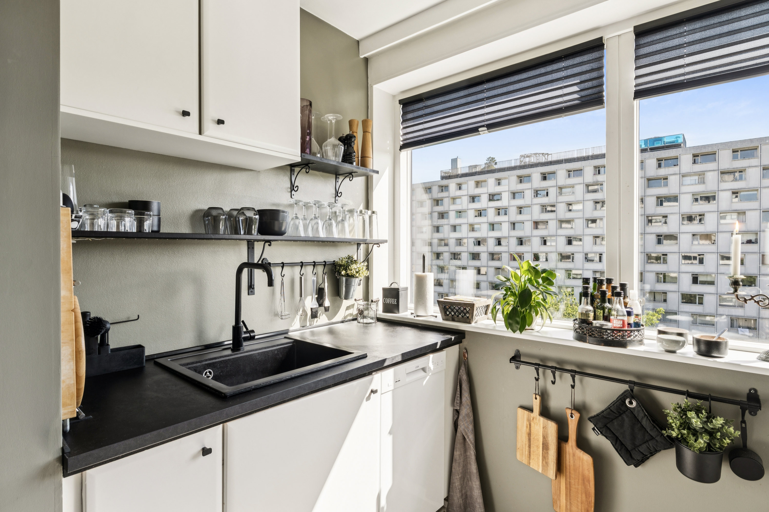Fremhævet køkken billede i fuldskærmstilstand. Billede af Jagtvej 213, 5. 4., 2100 København Ø