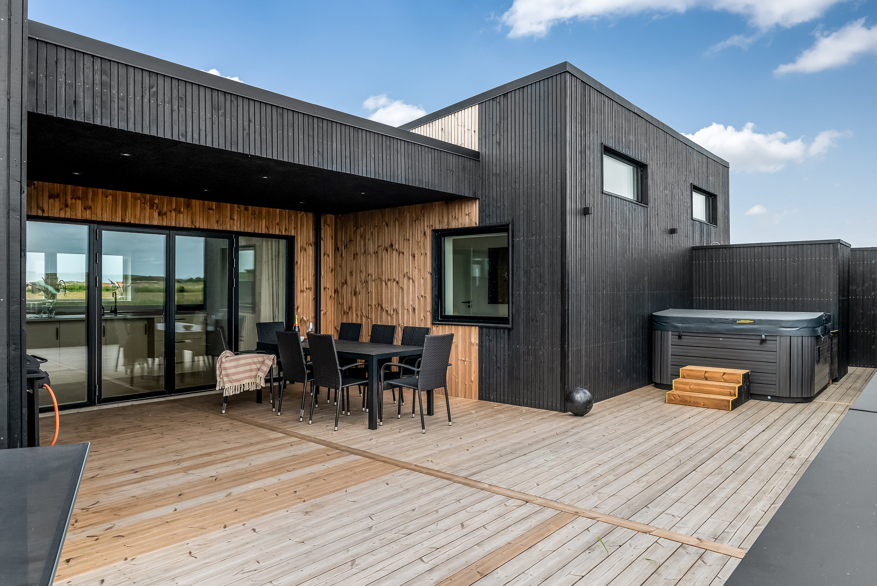 Fremhævet terrasse billede i fuldskærmstilstand. Billede af Neerlandiavej 69, Vejlby, 7673 Harboøre