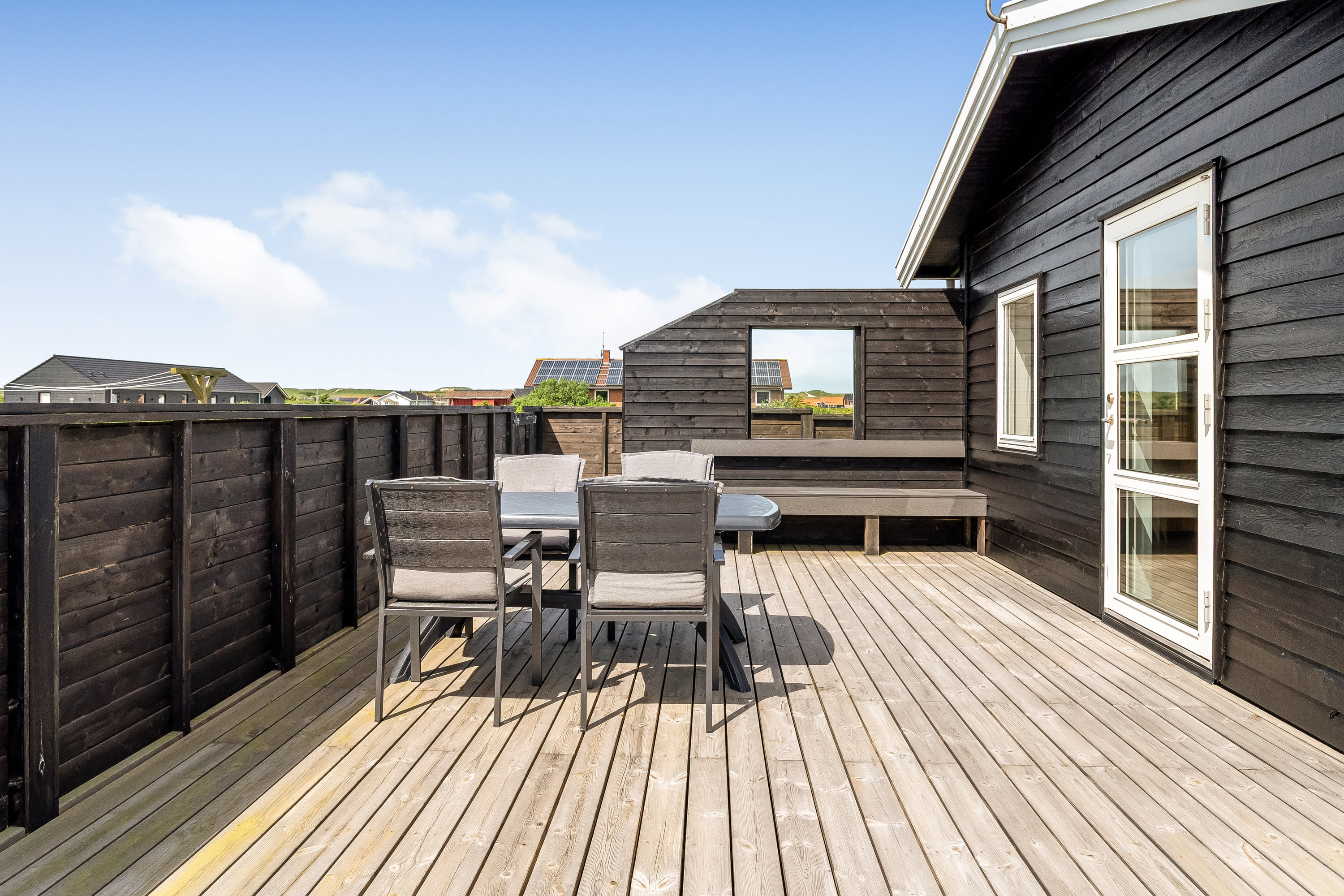 Fremhævet terrasse billede i fuldskærmstilstand. Billede af Hermodsvej 2, 7673 Harboøre