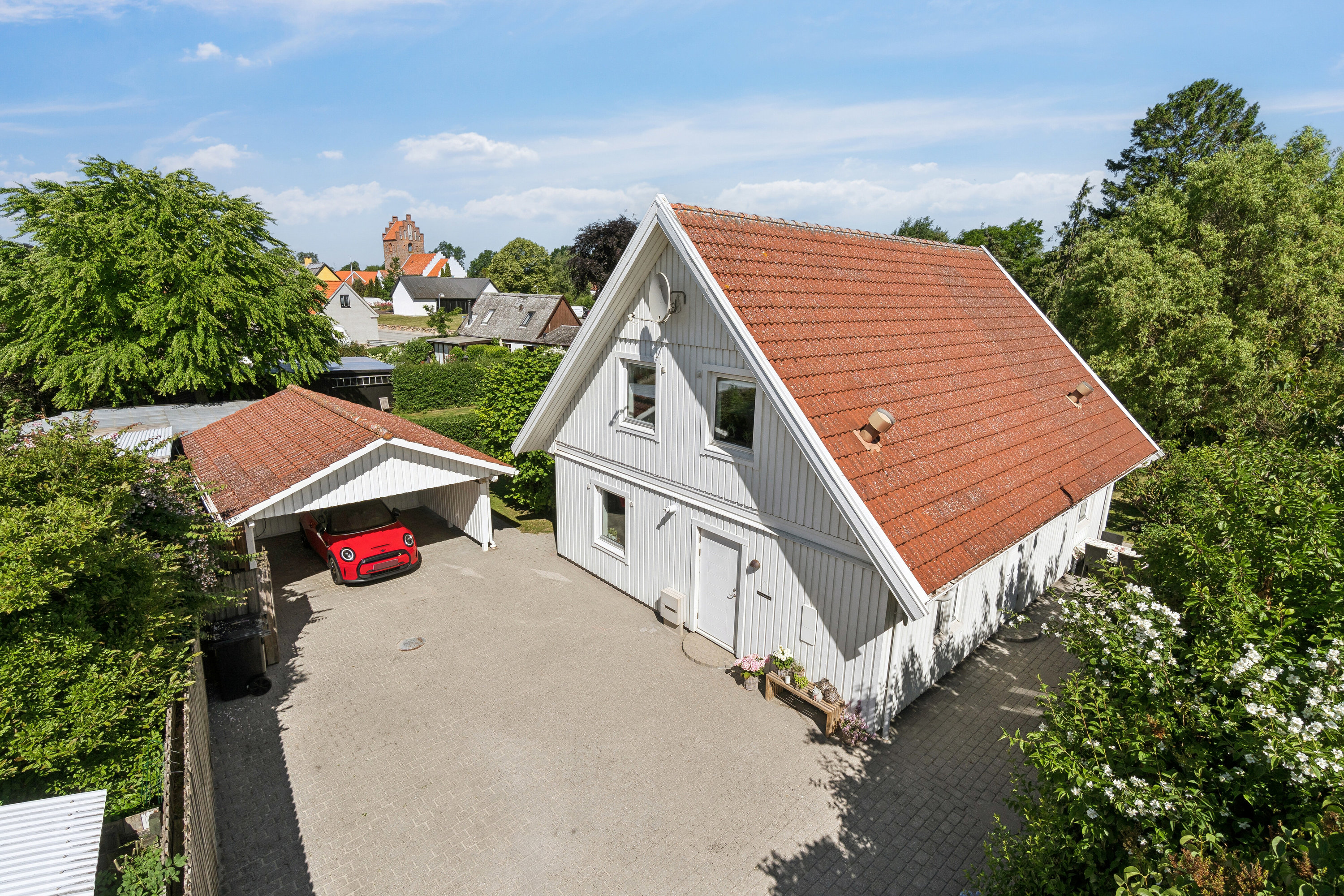 Fremhævet set fra vejen billede i fuldskærmstilstand. Billede af Ryttergårdsvej 2, Gundsømagle, 4000 Roskilde