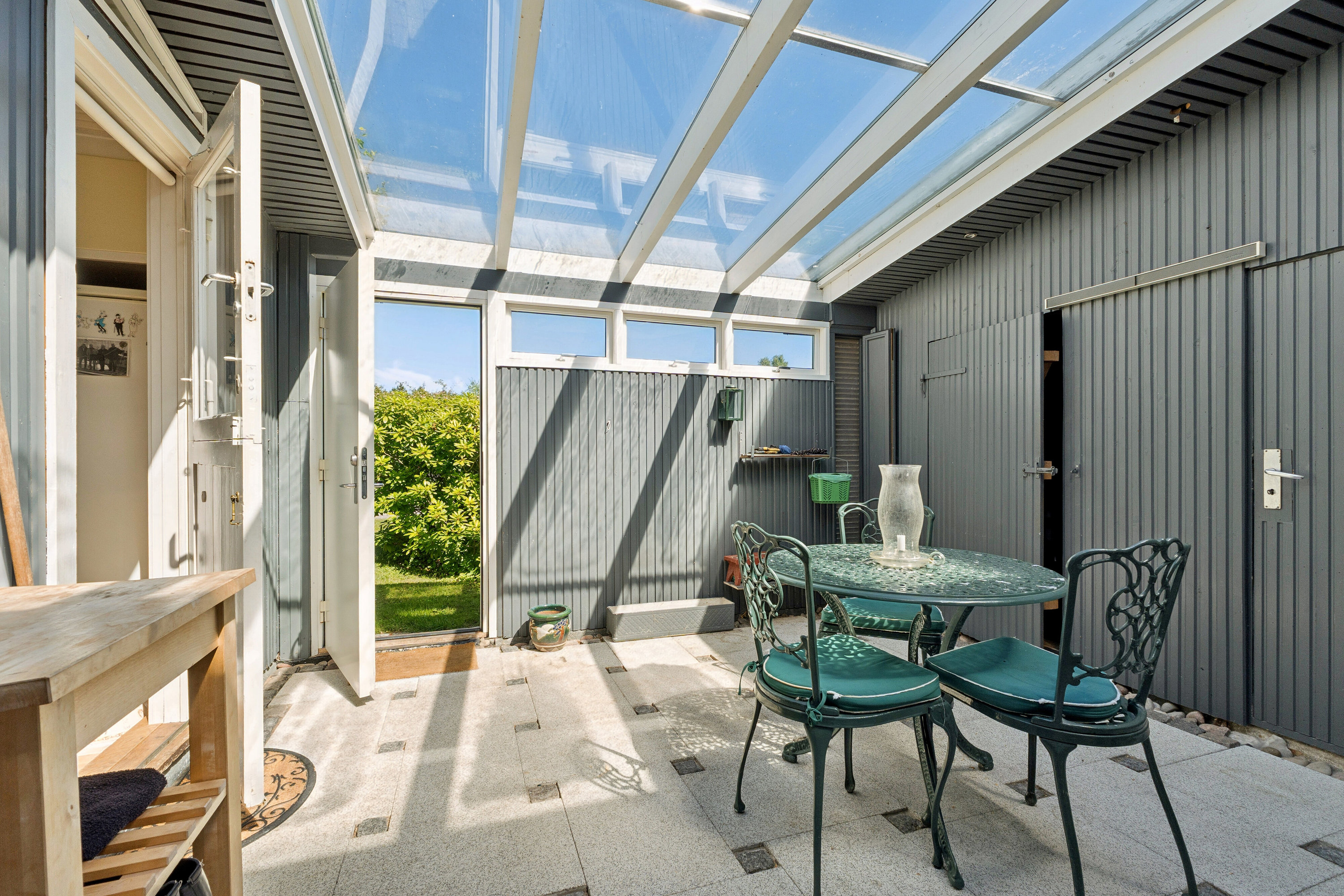 Fremhævet overdækket terrasse billede i fuldskærmstilstand. Billede af Syrenvej 40, 3100 Hornbæk