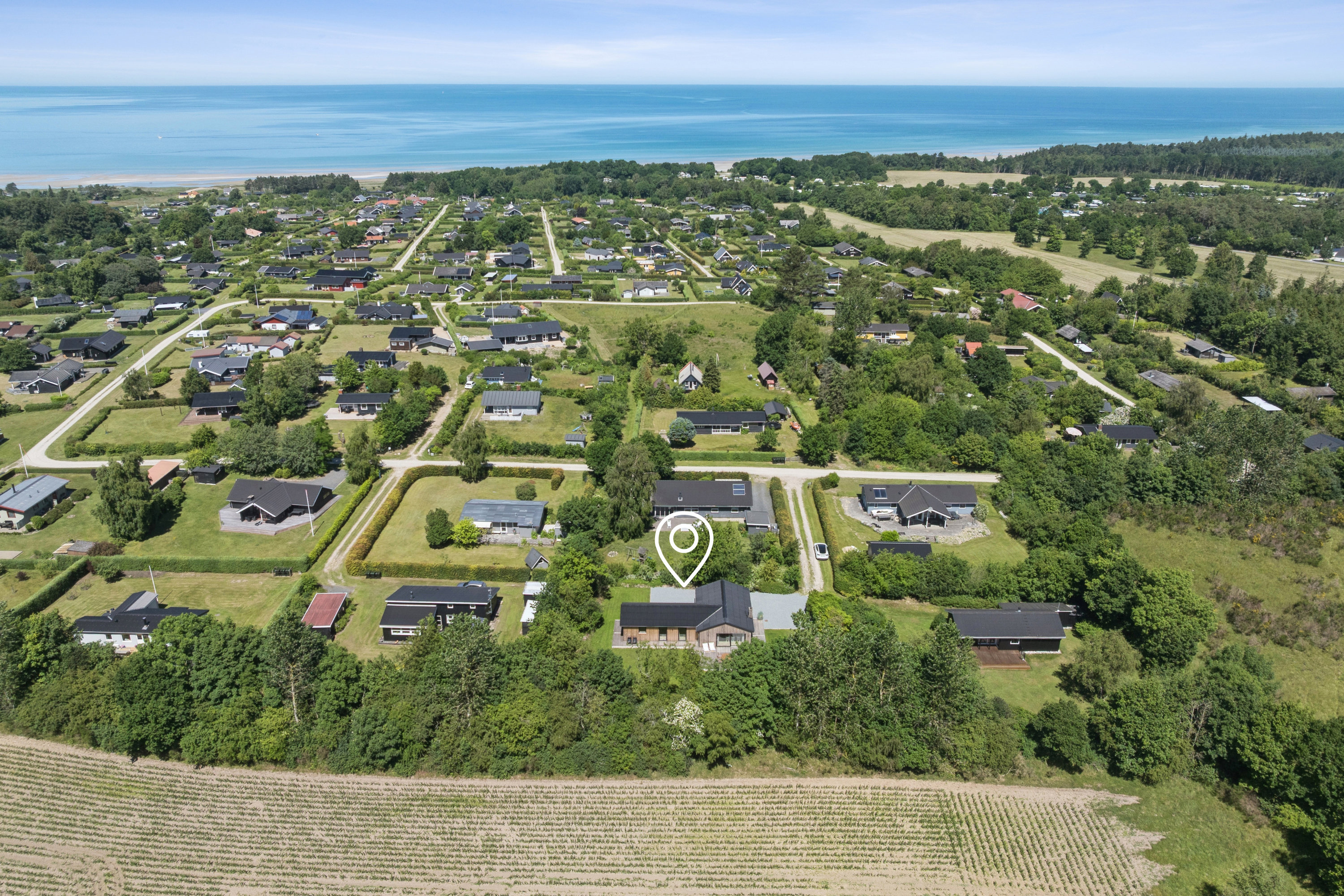 Fremhævet luftfoto billede i fuldskærmstilstand. Billede af Gavnøvej 21, Bønnerup Strand, 8585 Glesborg
