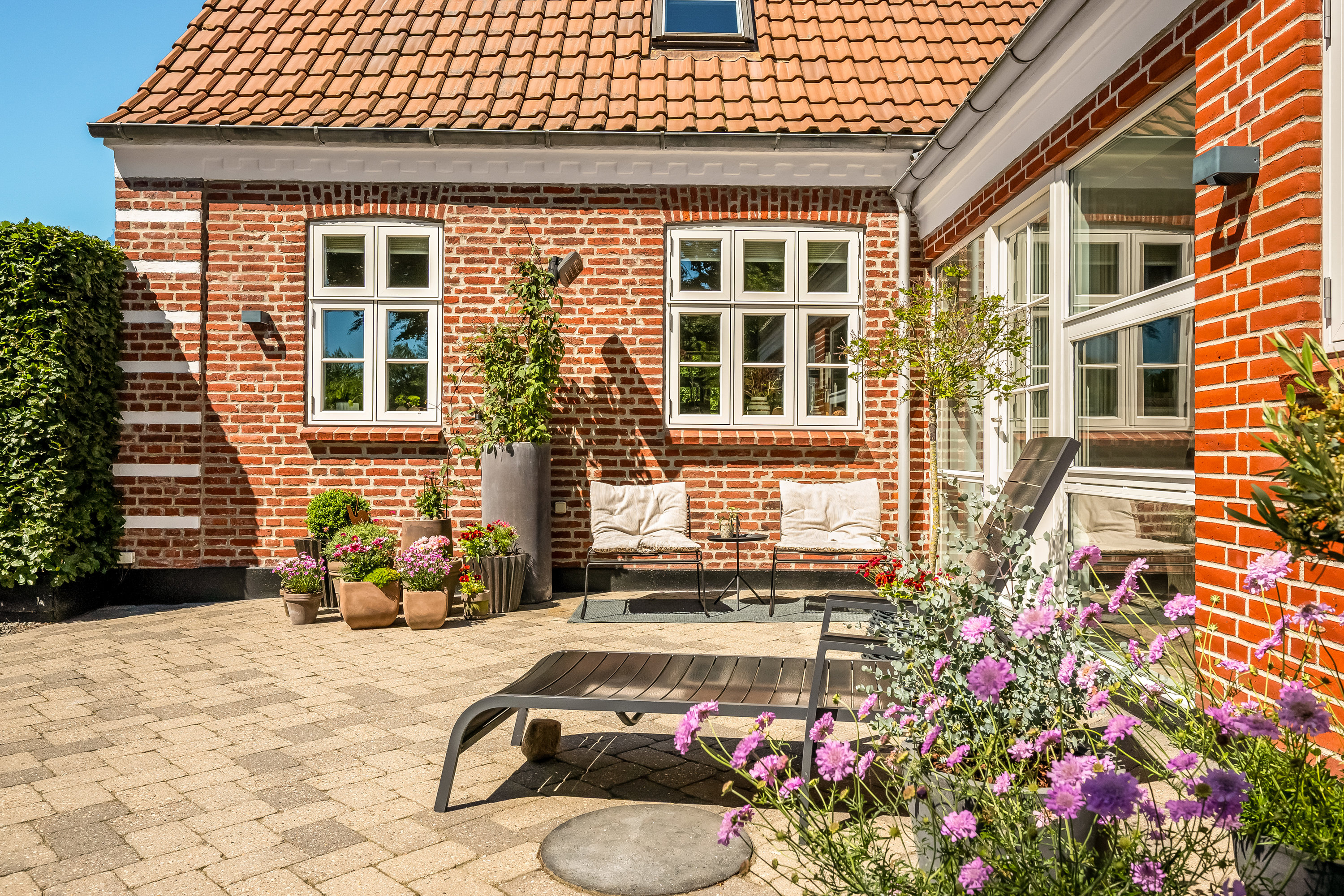 Fremhævet terrasse billede i fuldskærmstilstand. Billede af Kirkebyvej 11, 6852 Billum