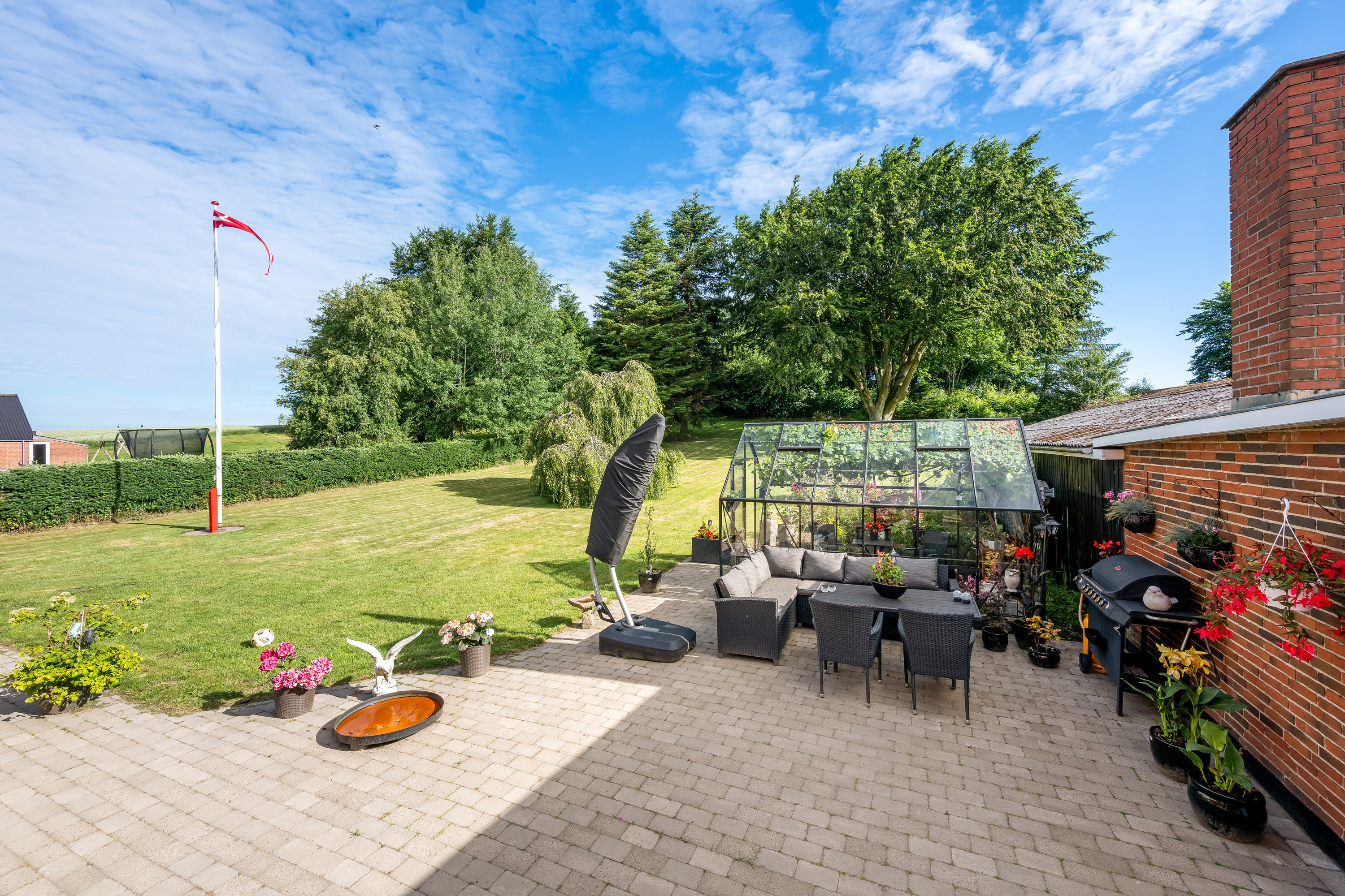 Fremhævet terrasse billede i fuldskærmstilstand. Billede af Birkebyvej 4, 7280 Sønder Felding