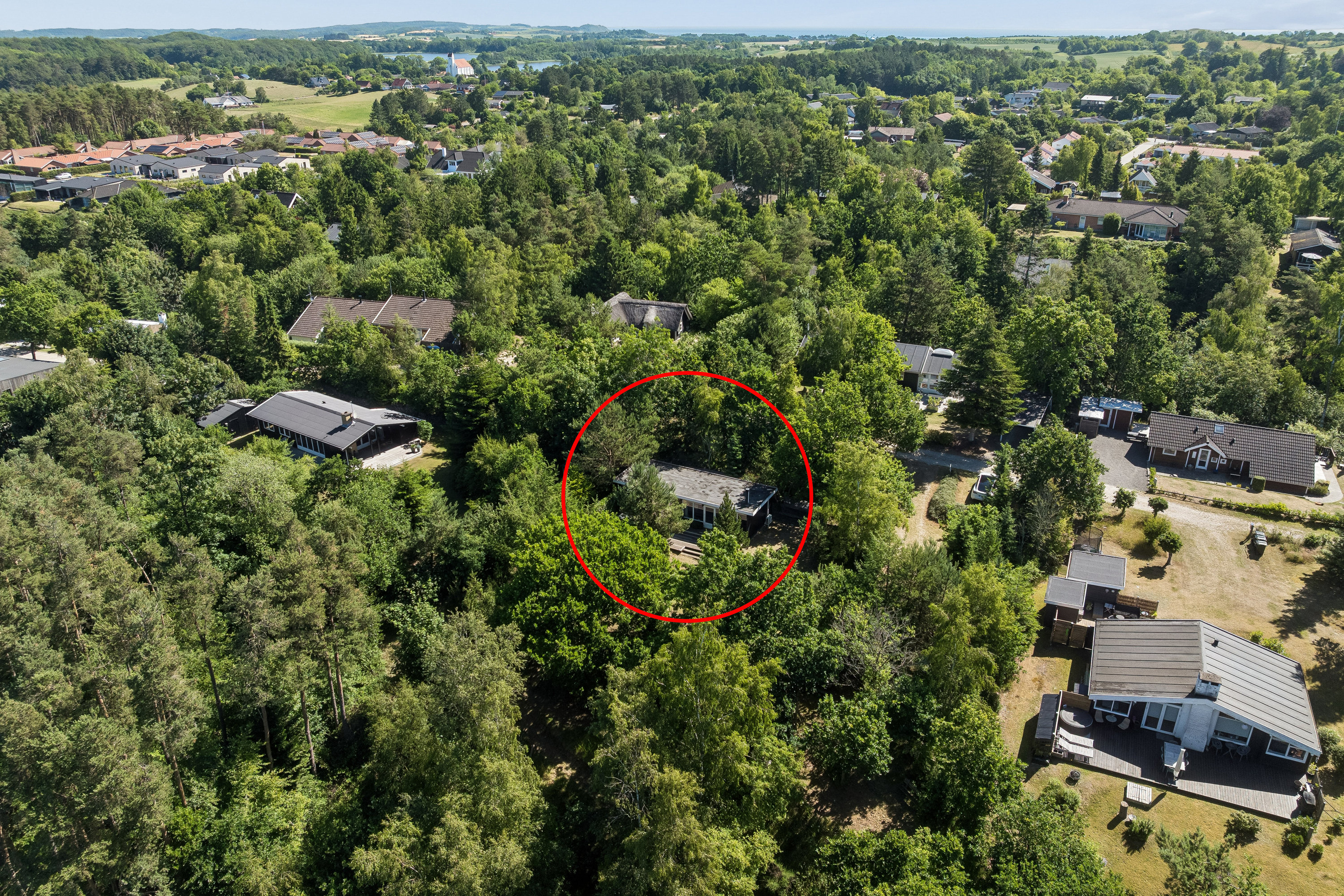 Fremhævet luftfoto billede i fuldskærmstilstand. Billede af Adilsvej 15, Dråby, 8400 Ebeltoft
