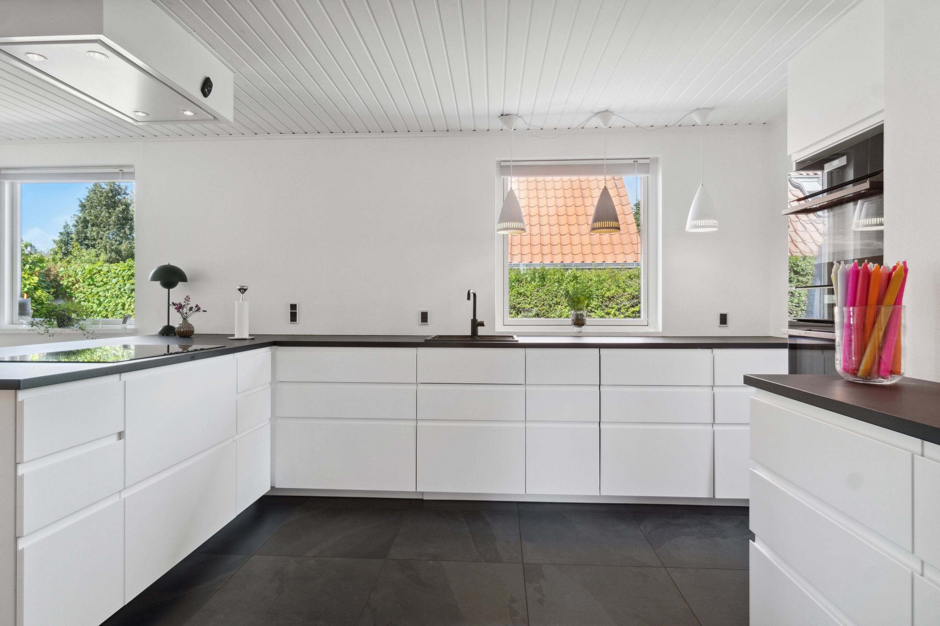 Fremhævet køkken billede i fuldskærmstilstand. Billede af Rybakkevej 20, 2791 Dragør