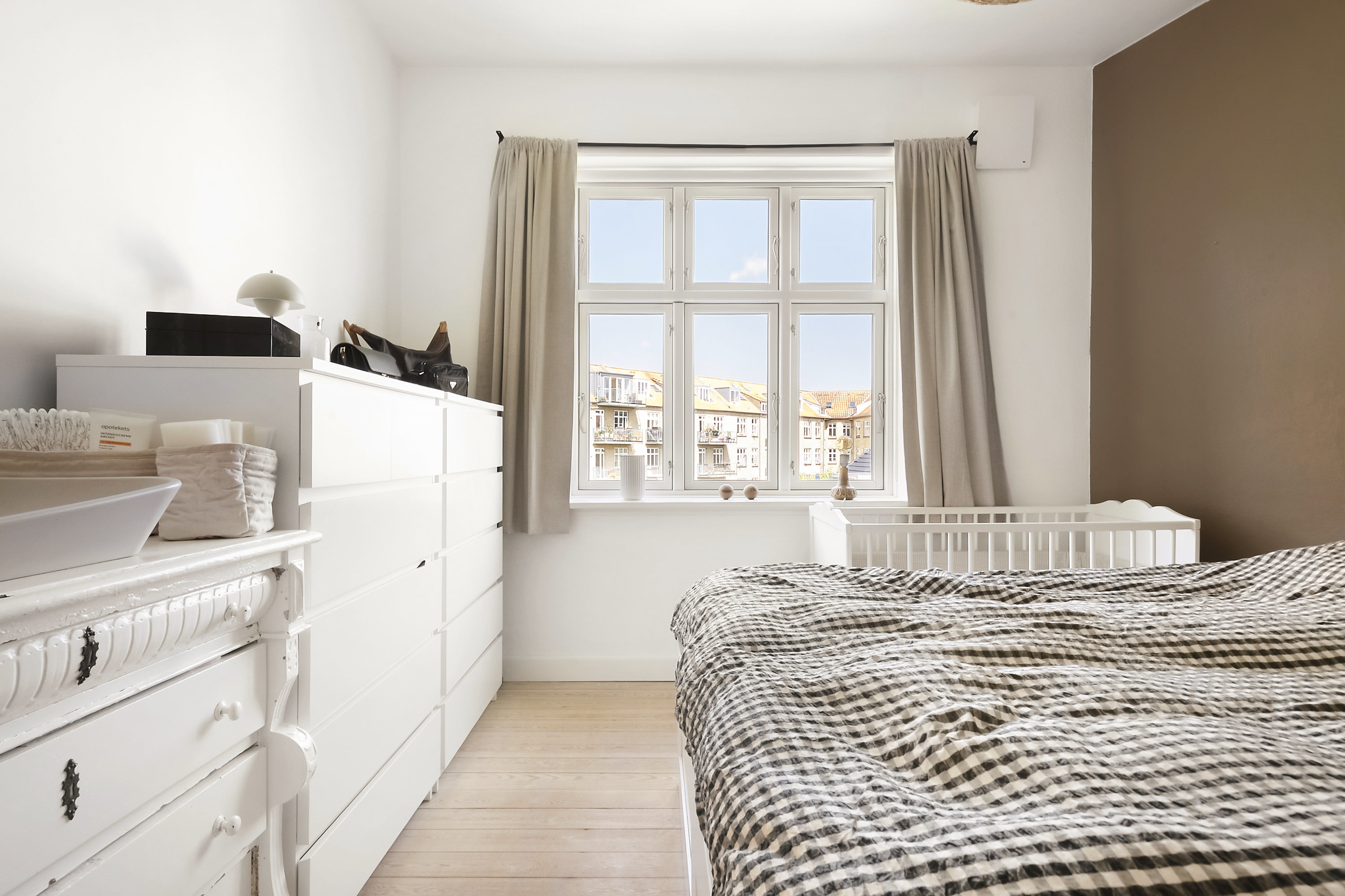 Fremhævet soveværelse billede i fuldskærmstilstand. Billede af Steen Billes Torv 18, 3. th., Trøjborg , 8200 Aarhus N