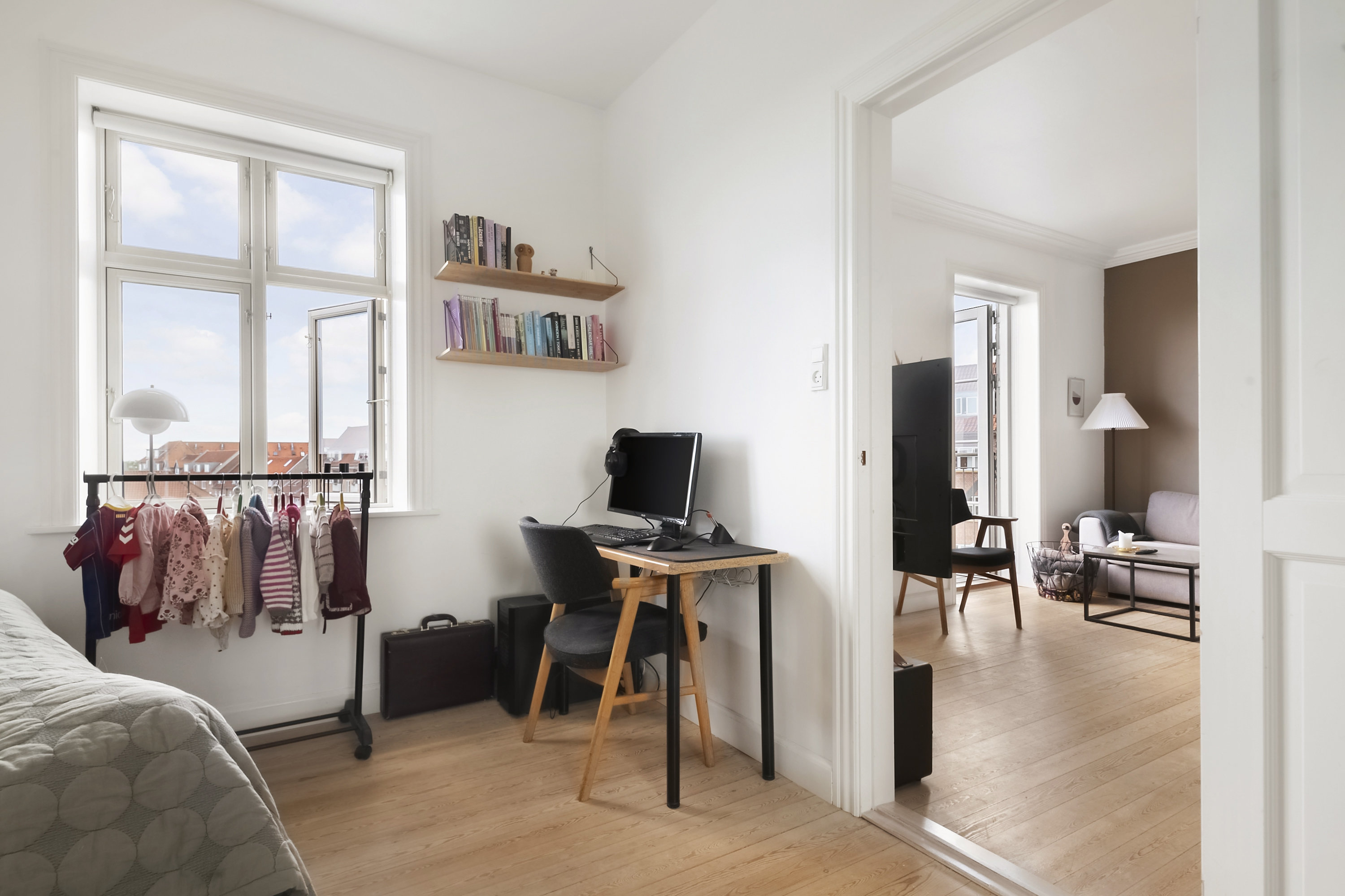 Fremhævet kontor billede i fuldskærmstilstand. Billede af Steen Billes Torv 18, 3. th., Trøjborg , 8200 Aarhus N
