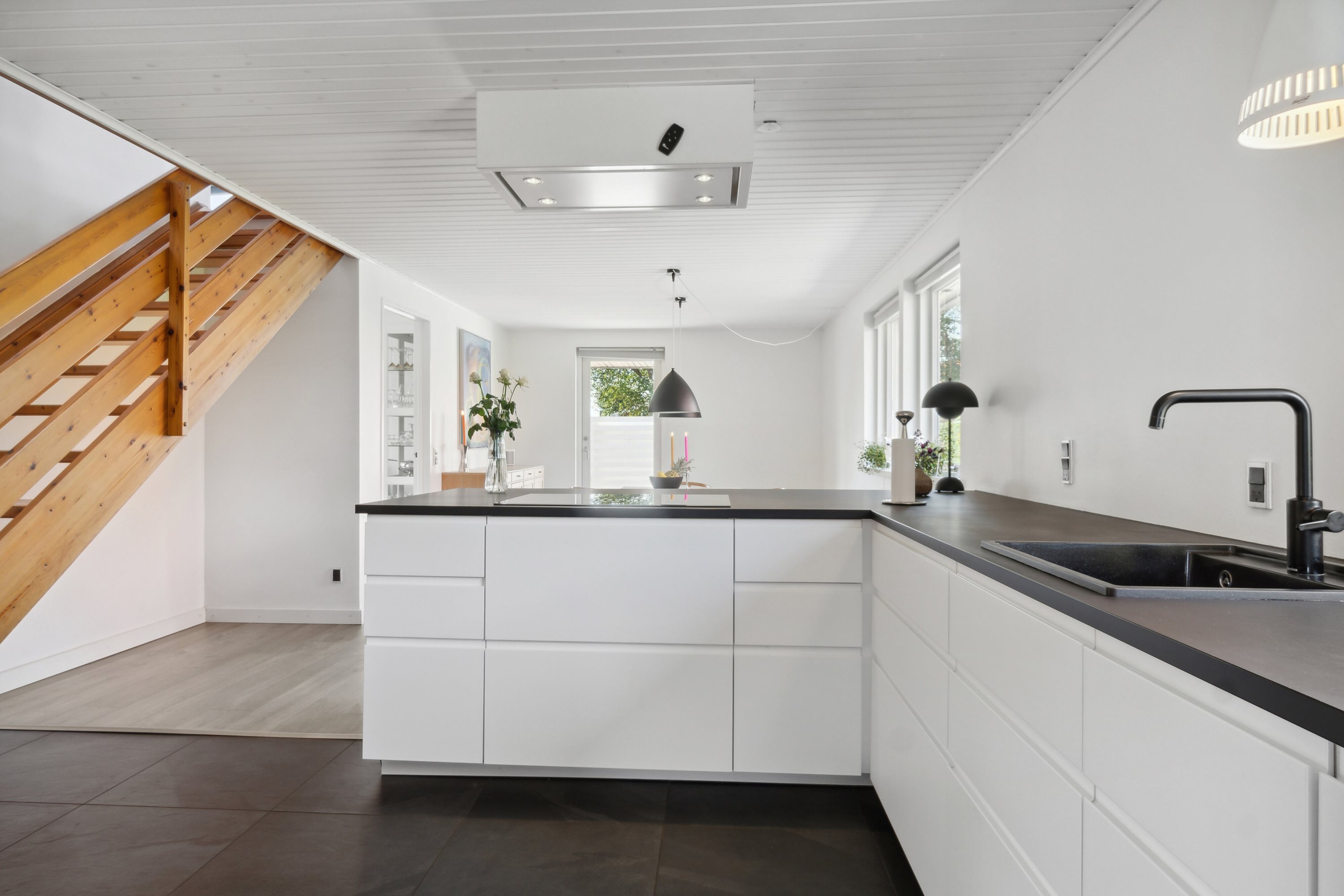 Fremhævet køkken billede i fuldskærmstilstand. Billede af Rybakkevej 20, 2791 Dragør