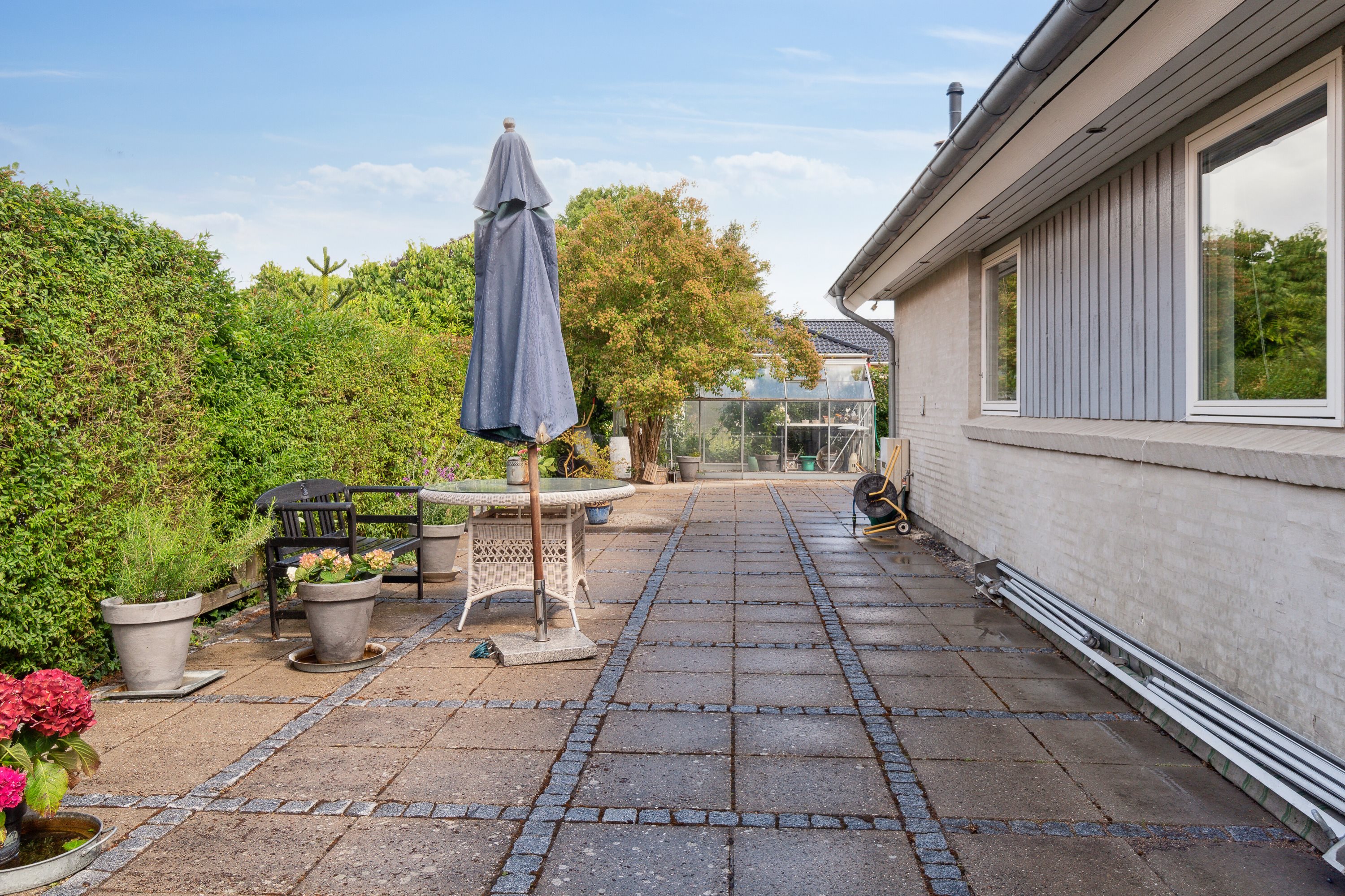 Fremhævet terrasse billede i fuldskærmstilstand. Billede af Rybakkevej 20, 2791 Dragør