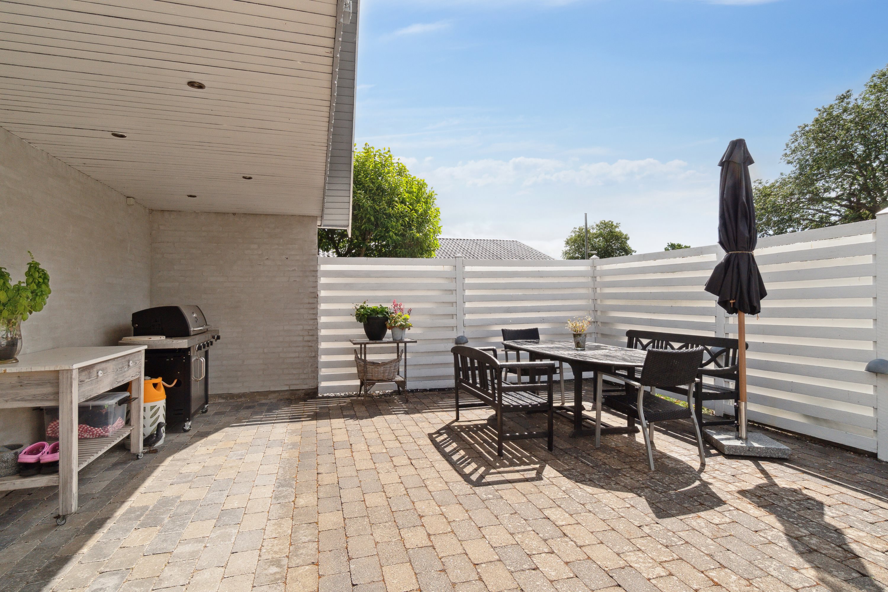 Fremhævet terrasse billede i fuldskærmstilstand. Billede af Rybakkevej 20, 2791 Dragør