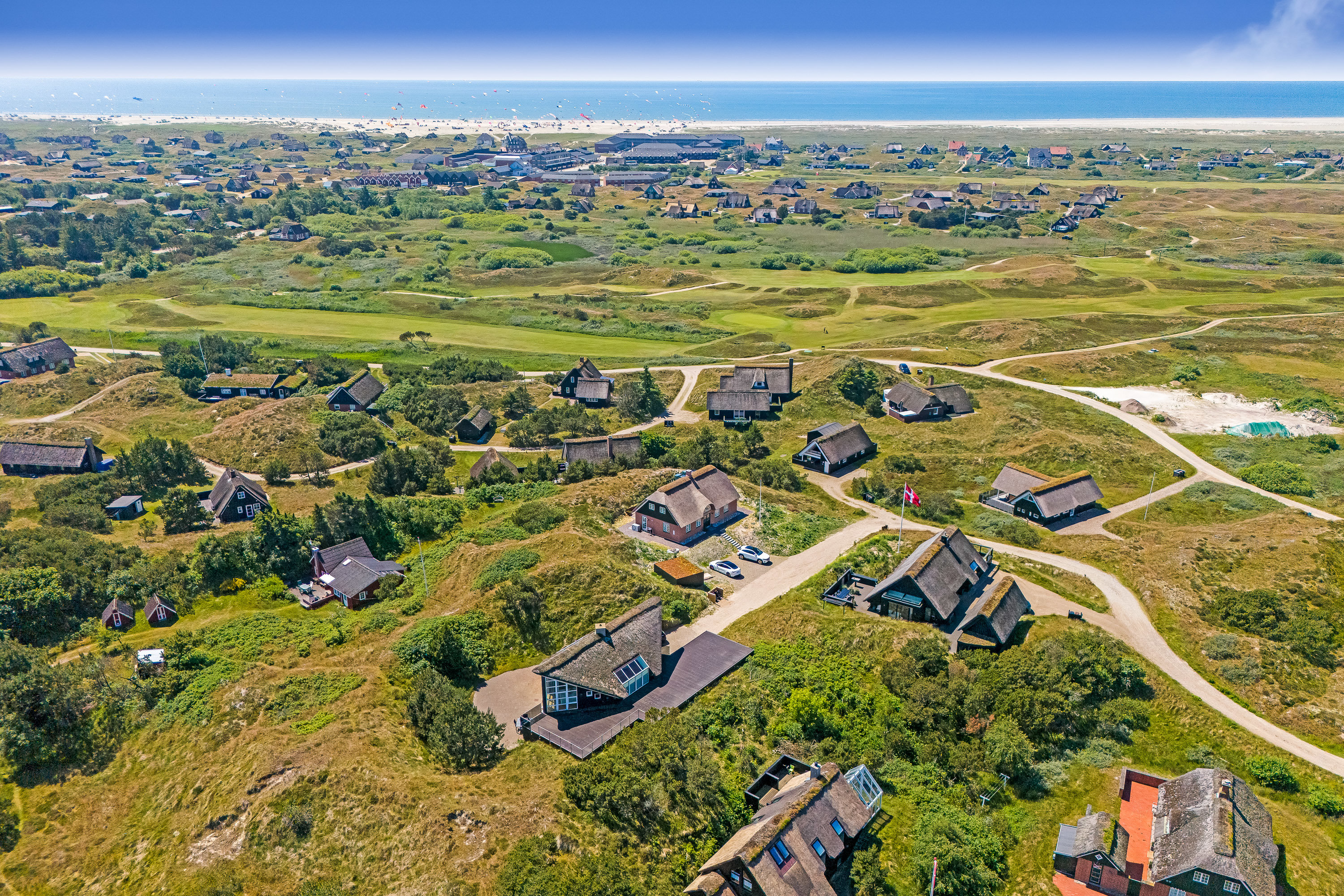 Fremhævet luftfoto billede i fuldskærmstilstand. Billede af Skovstien 47, Fanø Bad, 6720 Fanø