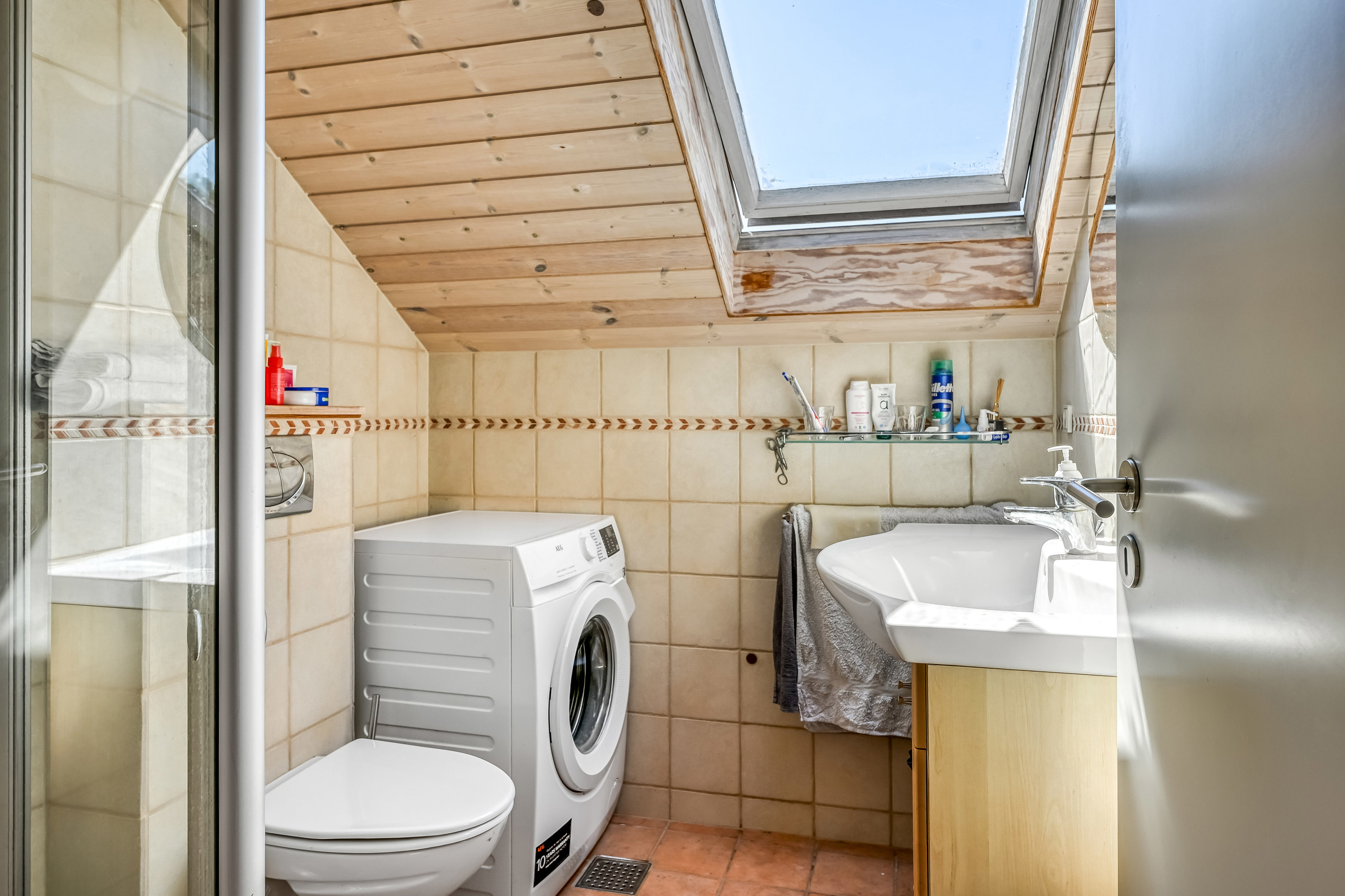 Fremhævet toilet billede i fuldskærmstilstand. Billede af Gl Hovej 37, 6857 Blåvand