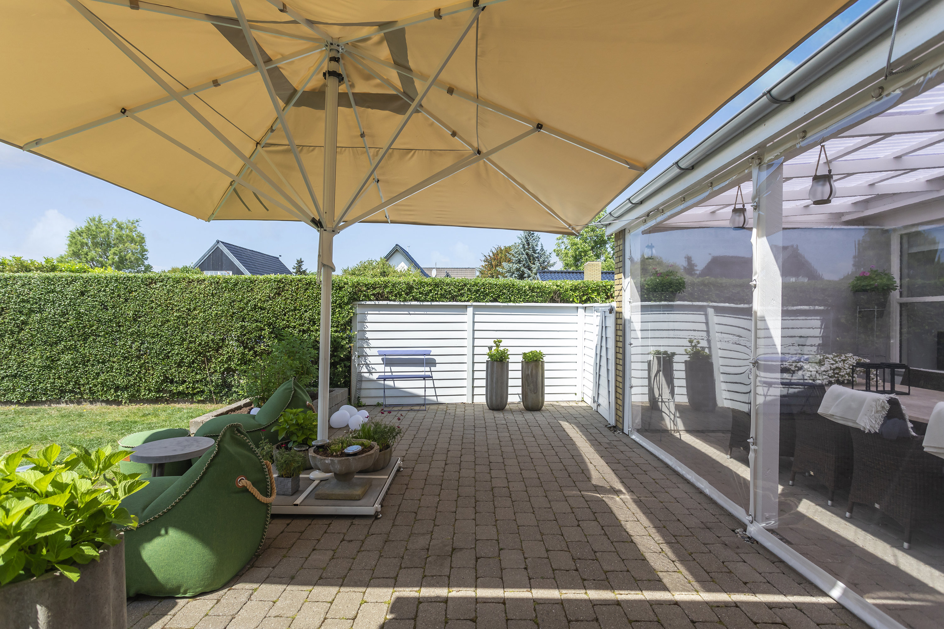 Fremhævet overdækket terrasse billede i fuldskærmstilstand. Billede af Ahornvej 34, 2791 Dragør