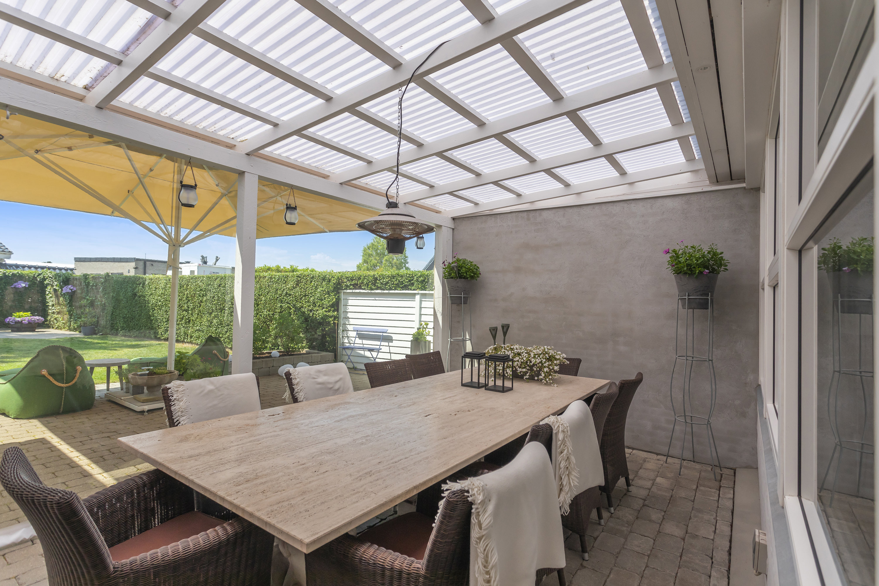 Fremhævet overdækket terrasse billede i fuldskærmstilstand. Billede af Ahornvej 34, 2791 Dragør