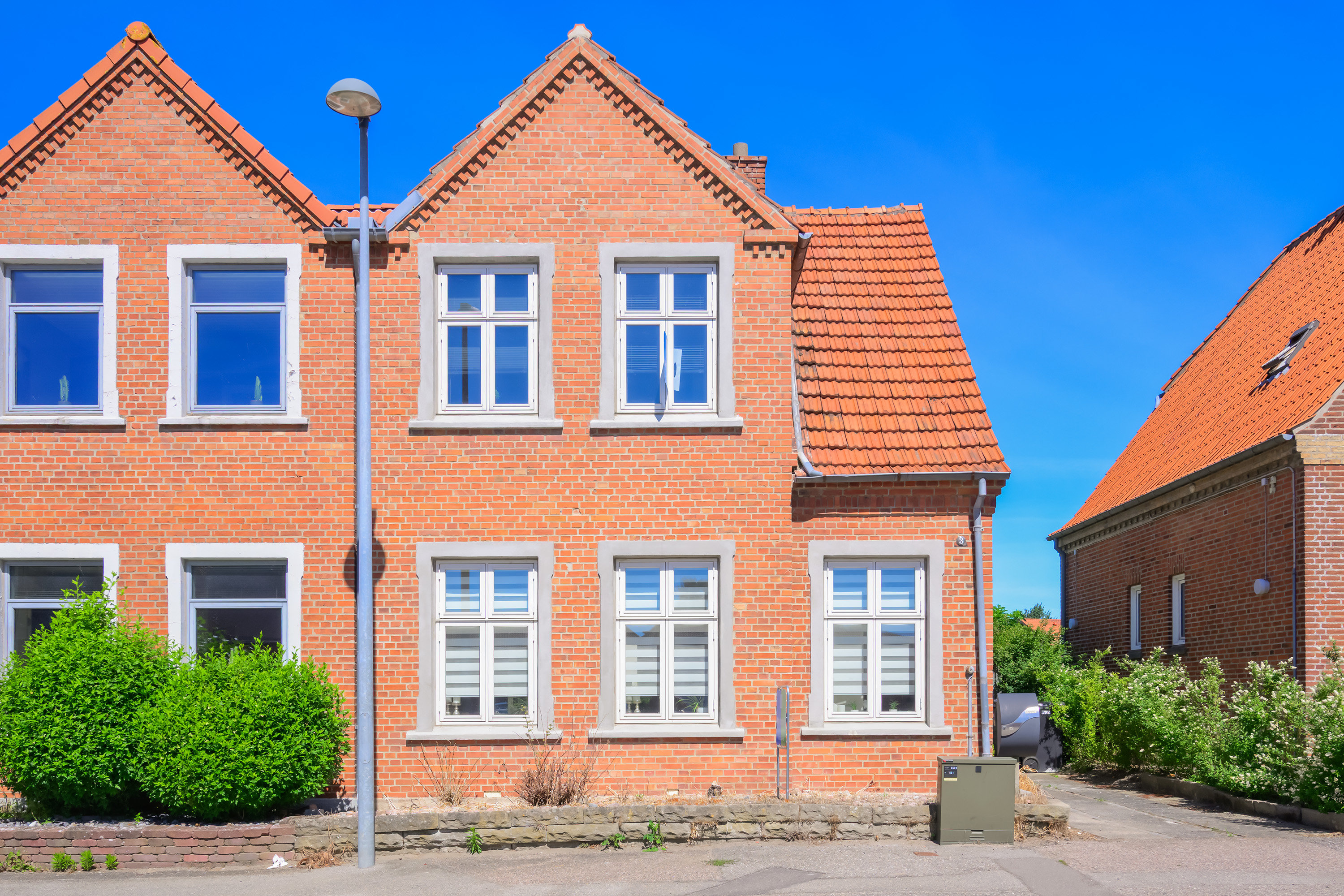 Fremhævet facade billede i fuldskærmstilstand. Billede af Baagøesgade 3, 4800 Nykøbing F