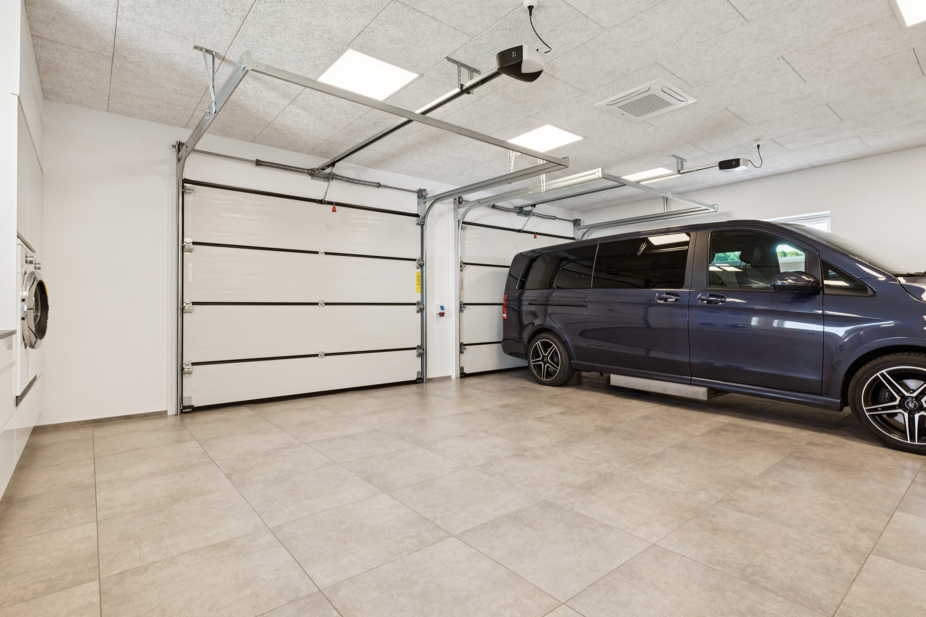 Fremhævet garage billede i fuldskærmstilstand. Billede af Augustavej 9, 8831 Løgstrup