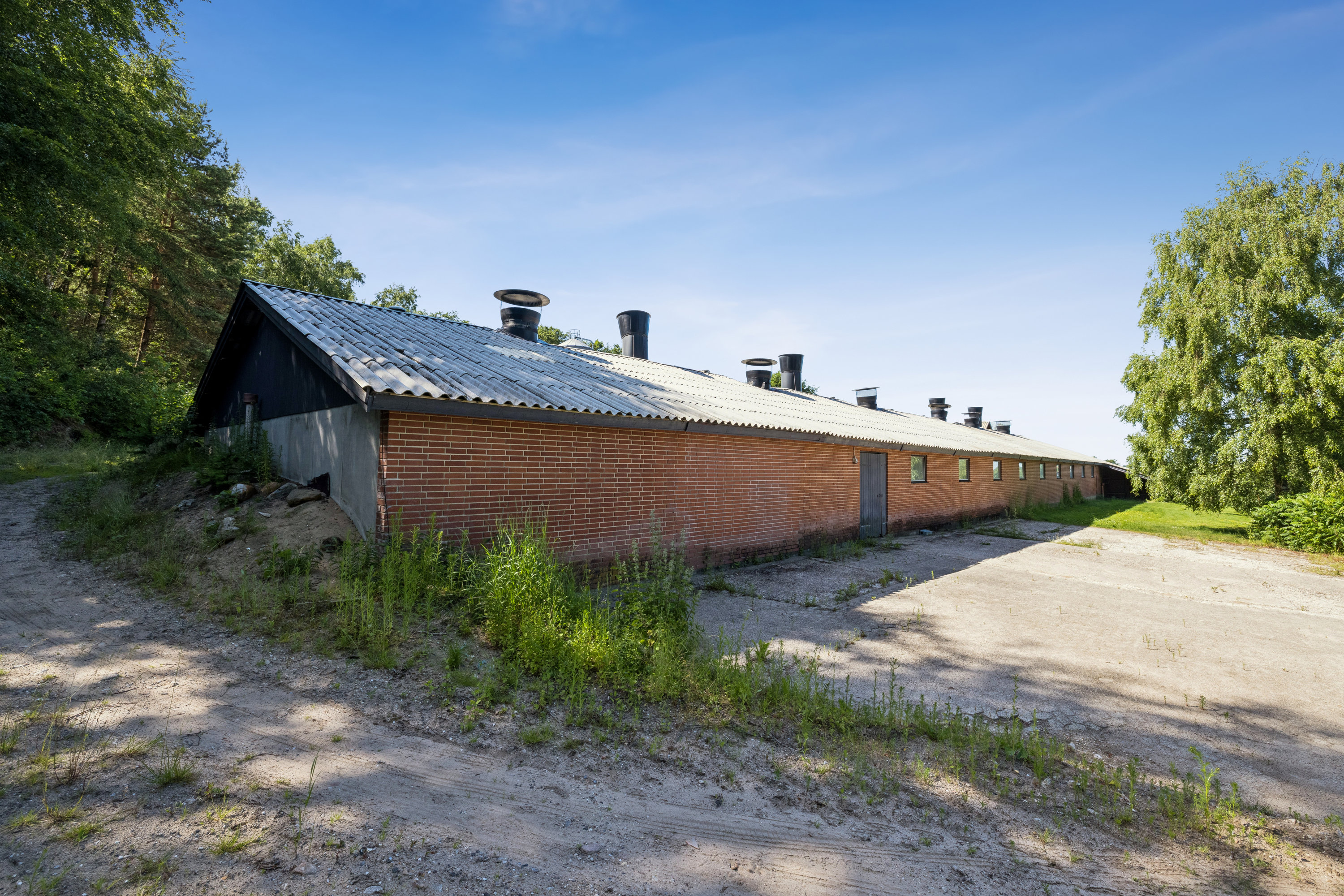 Fremhævet andet billede i fuldskærmstilstand. Billede af Løvelbrovej 1+3, Pederstrup, 8830 Tjele