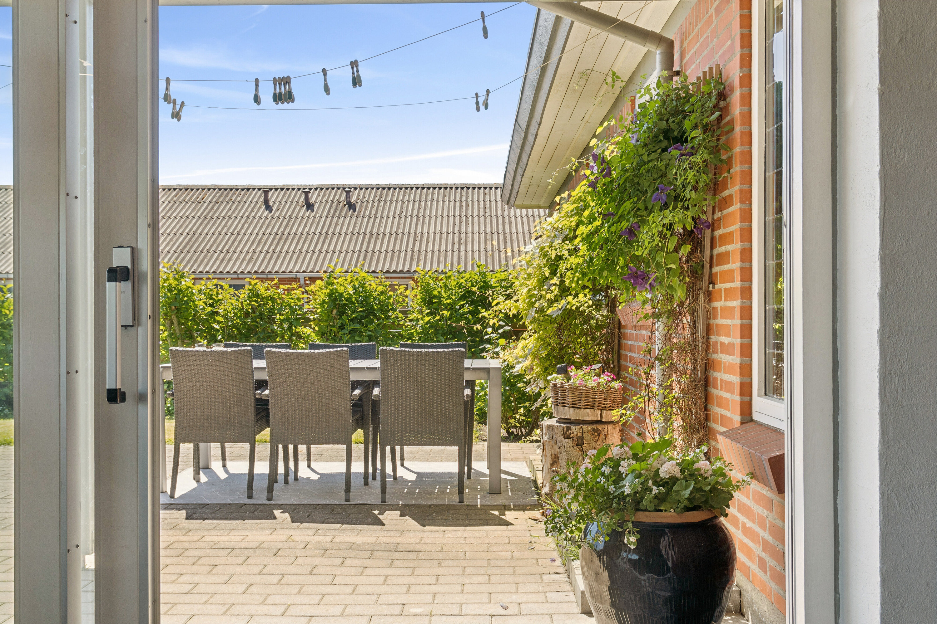 Fremhævet terrasse billede i fuldskærmstilstand. Billede af Gyvelvænget 137, 7730 Hanstholm