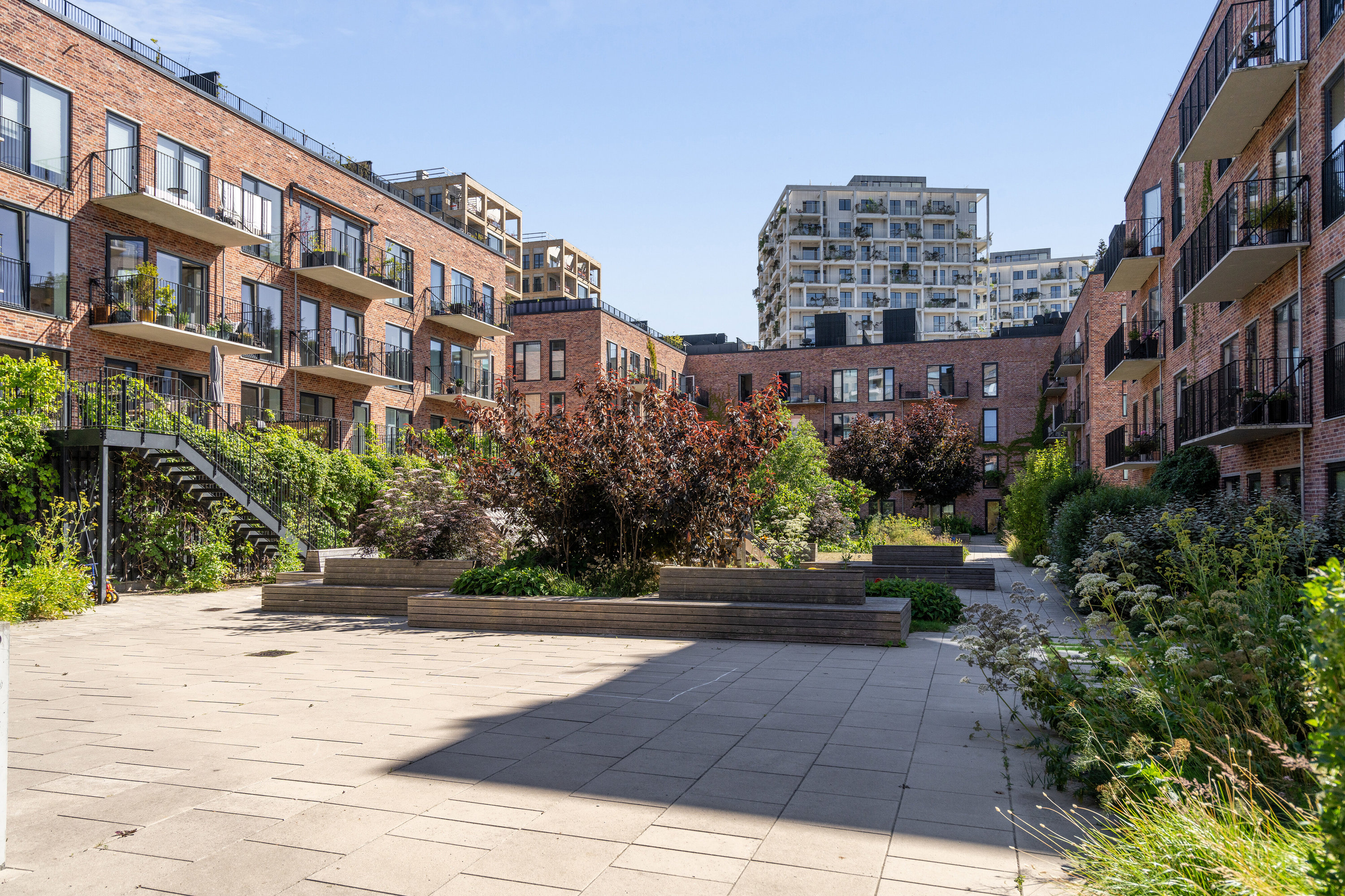 Fremhævet set fra haven billede i fuldskærmstilstand. Billede af Islands Brygge 44, st. tv., 2300 København S