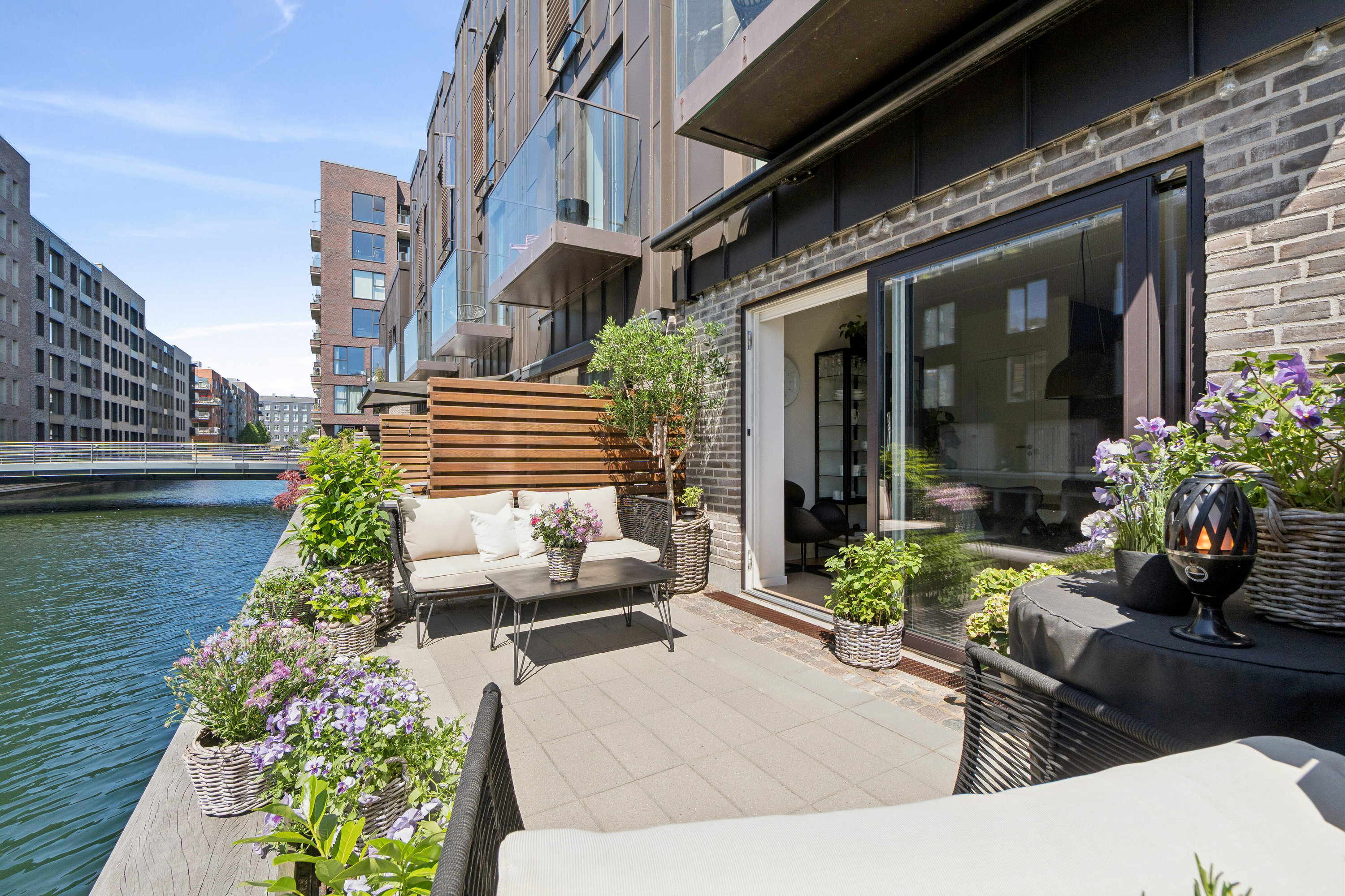 Fremhævet terrasse billede i fuldskærmstilstand. Billede af Teglholmens Østkaj 82, 2450 København SV