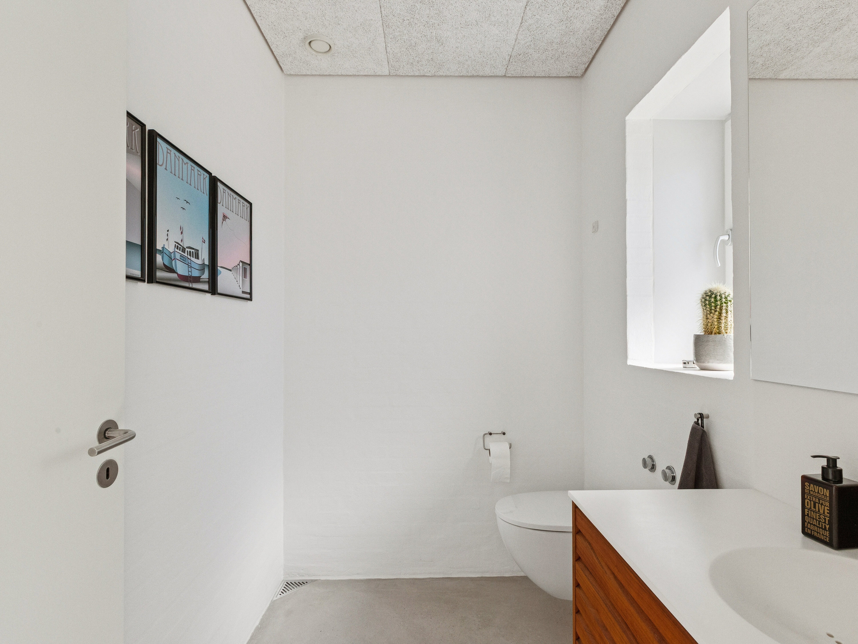 Fremhævet toilet billede i fuldskærmstilstand. Billede af Sct Anna Vej 9, 9800 Hjørring