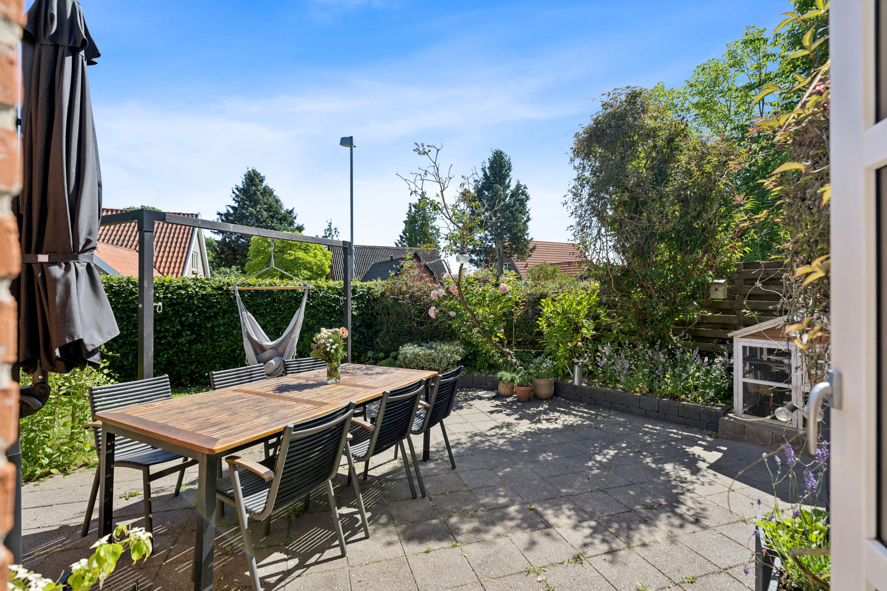 Fremhævet terrasse billede i fuldskærmstilstand. Billede af Bondehaven 19A, 8541 Skødstrup