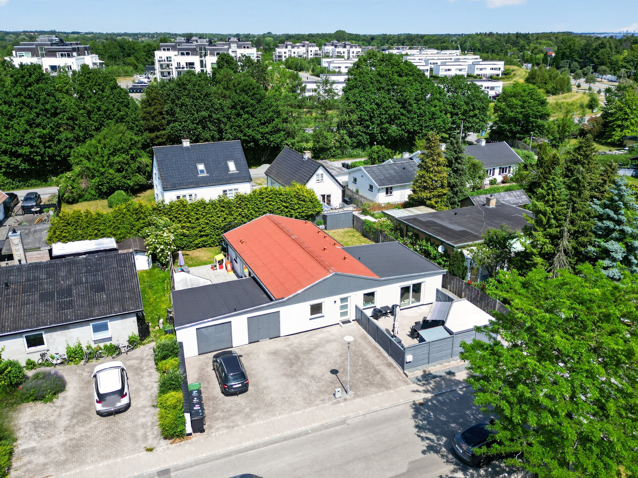 Fremhævet luftfoto billede i fuldskærmstilstand. Billede af Håndværkervej 3, 2680 Solrød Strand