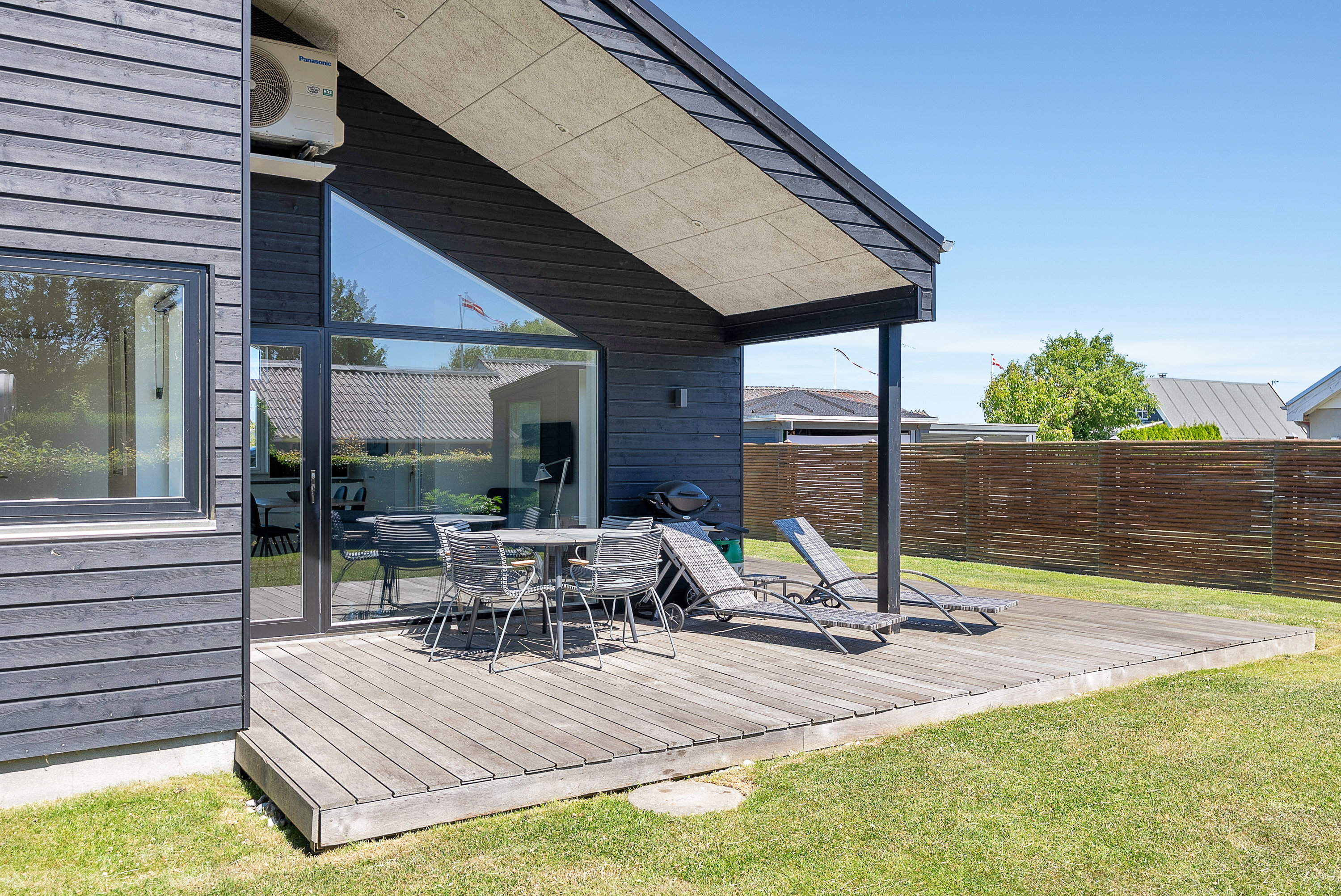 Fremhævet overdækket terrasse billede i fuldskærmstilstand. Billede af Yndgårdsvej 9, Hasmark Strand, 5450 Otterup