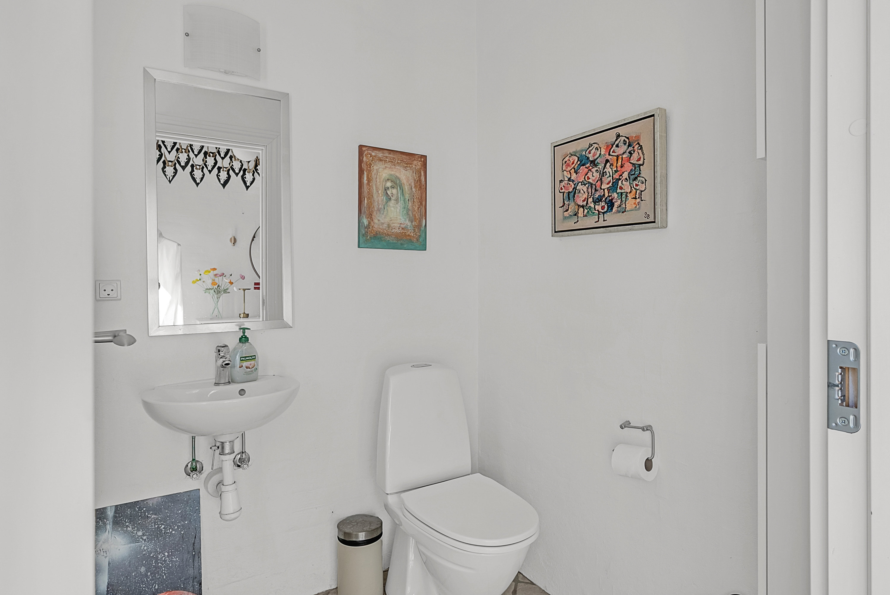 Fremhævet toilet billede i fuldskærmstilstand. Billede af Fleningevej 11, Korinth, 5600 Faaborg