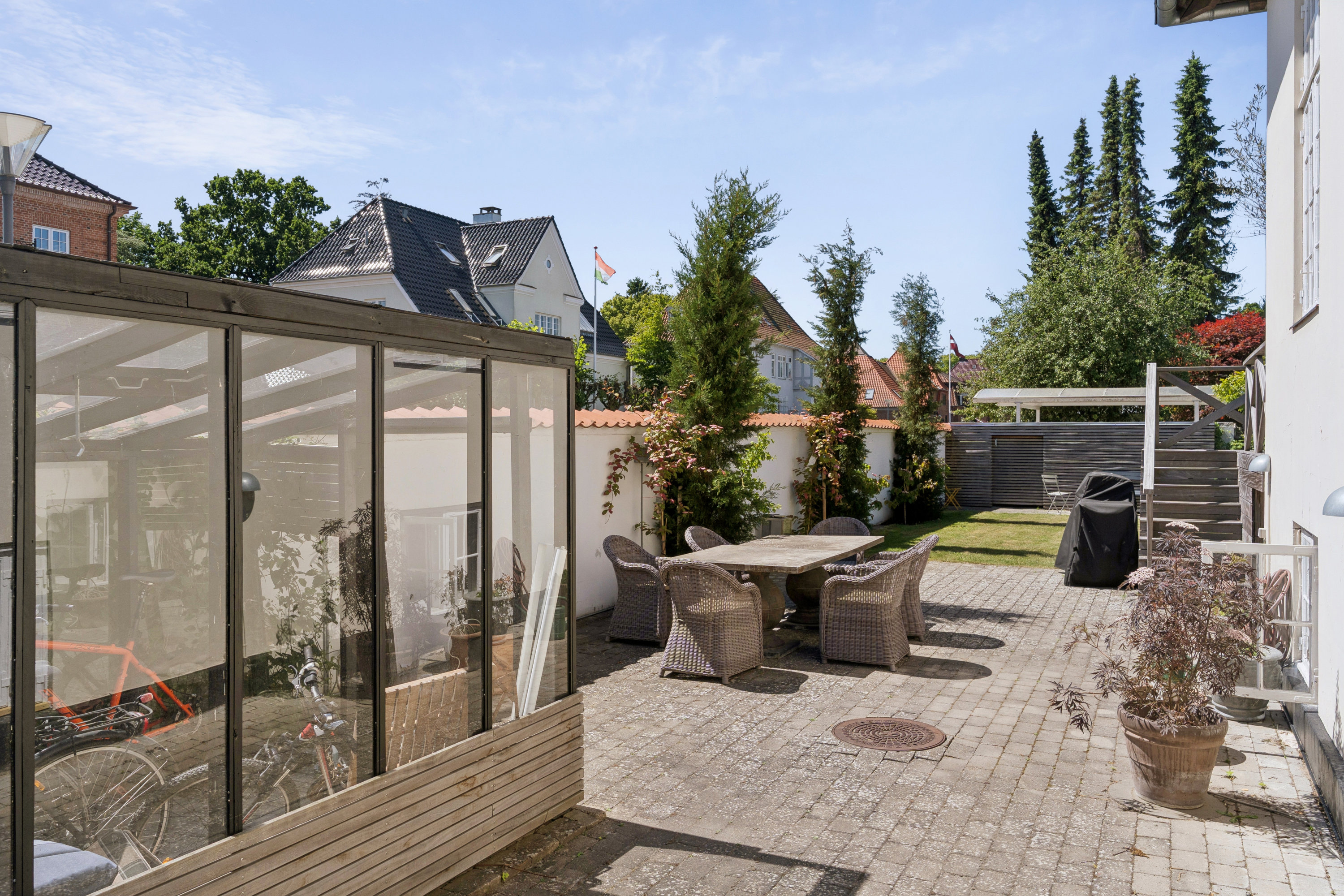 Fremhævet terrasse billede i fuldskærmstilstand. Billede af Svanemøllevej 33, 2900 Hellerup